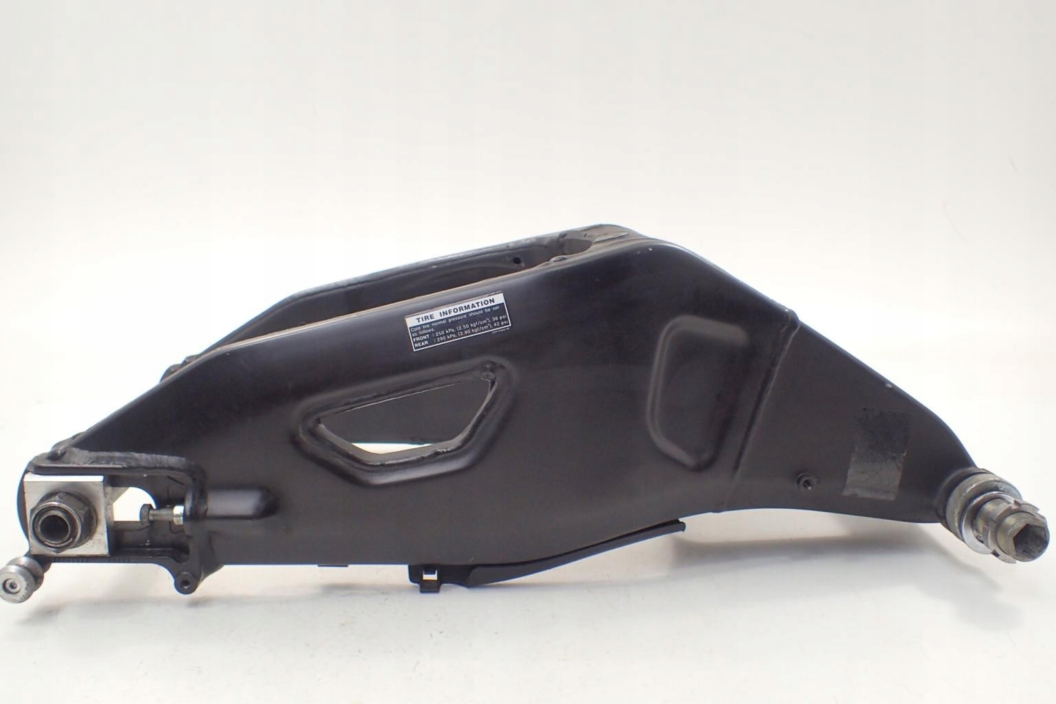 Yamaha YZF R1 RN32 15 Wahacz tyl Weight with packaging 12 kg