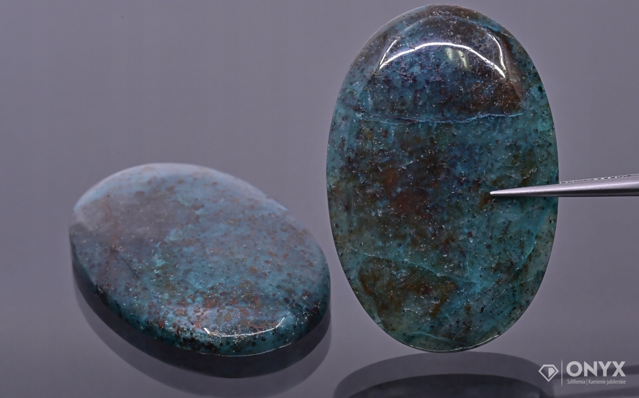 Kuprit kaboszon ovál 45x30 mm