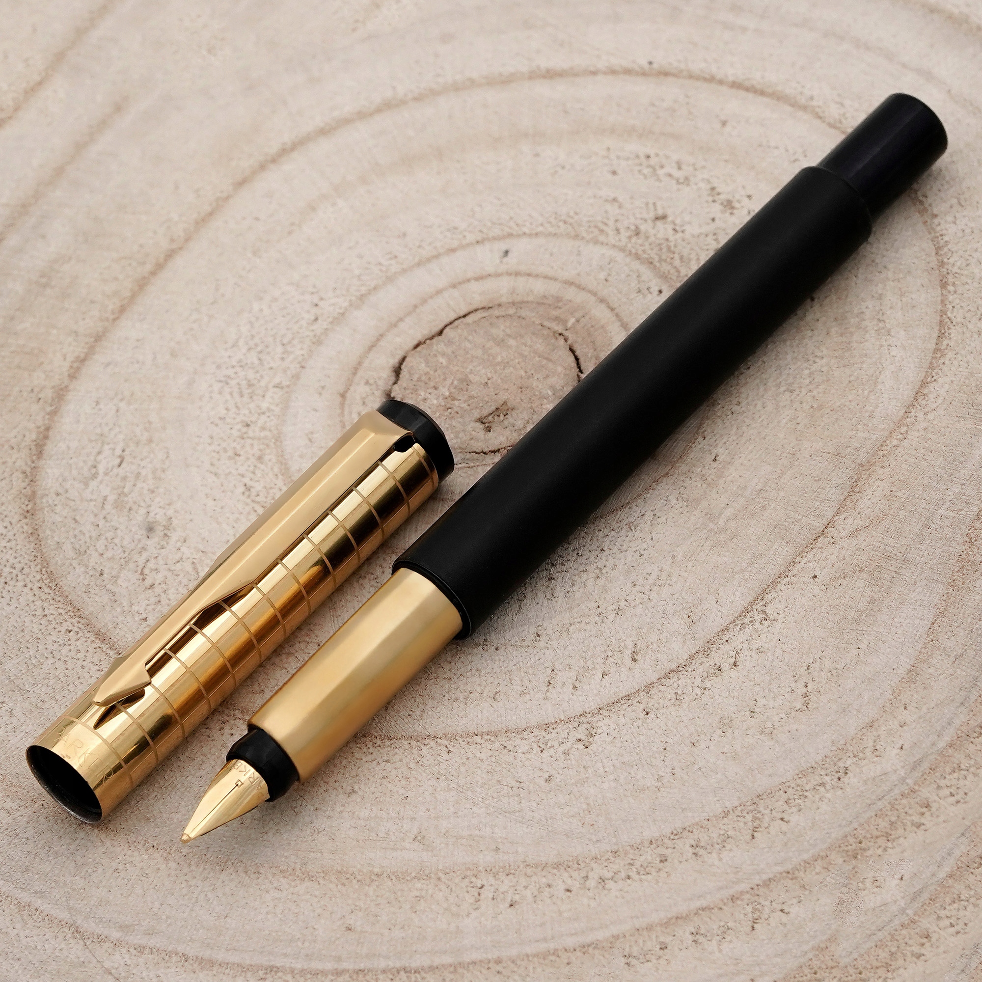 ZŁOTE PIÓRO WIECZNE PARKER 24 KARATY+PUDEŁKO Z GRAWEREM+CERTYFIKAT PREZENT Liczba sztuk w ofercie 1 szt.