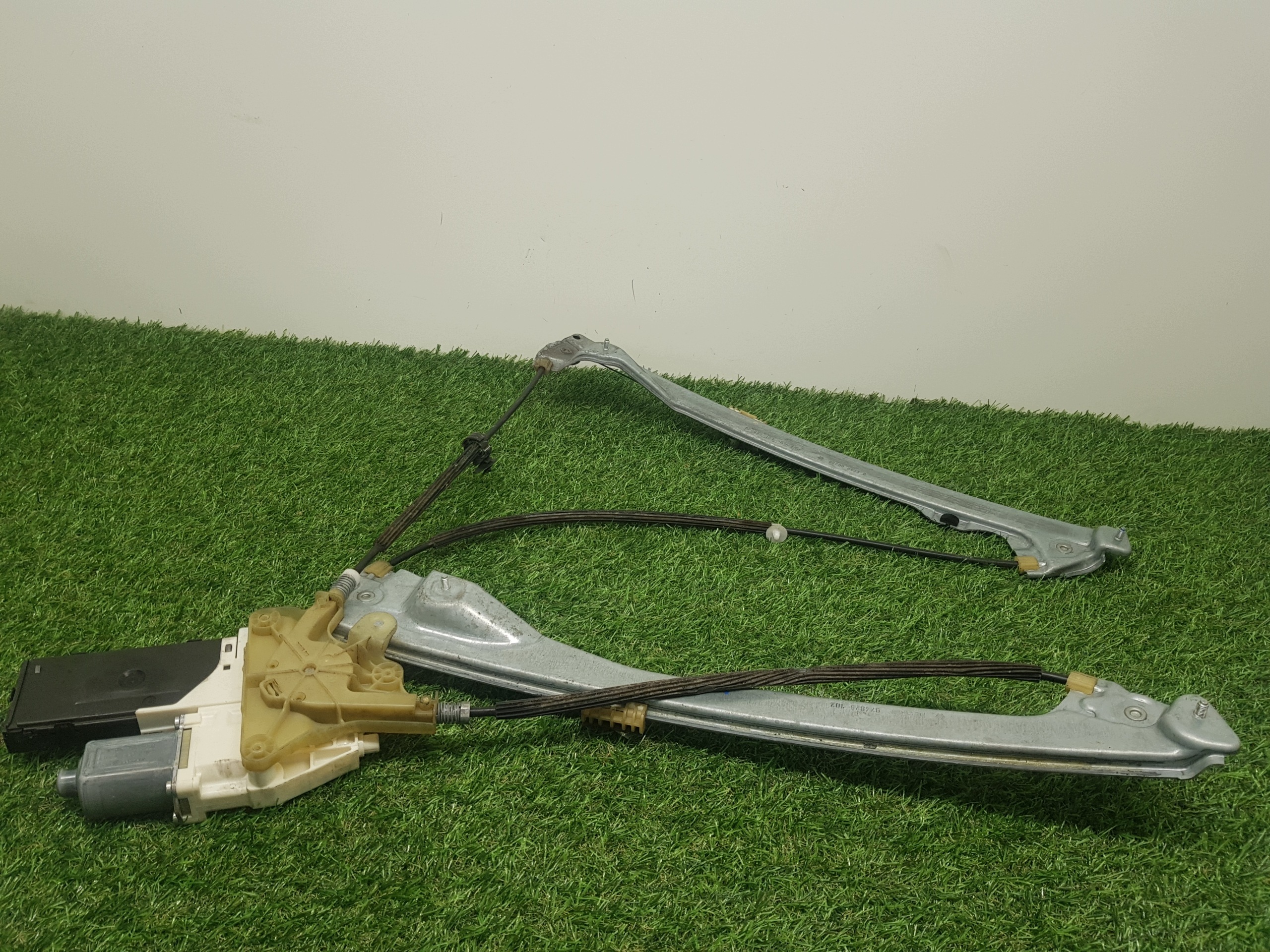 ELE mechanism windows right front RENAULT LAGUNA 3 80700002R