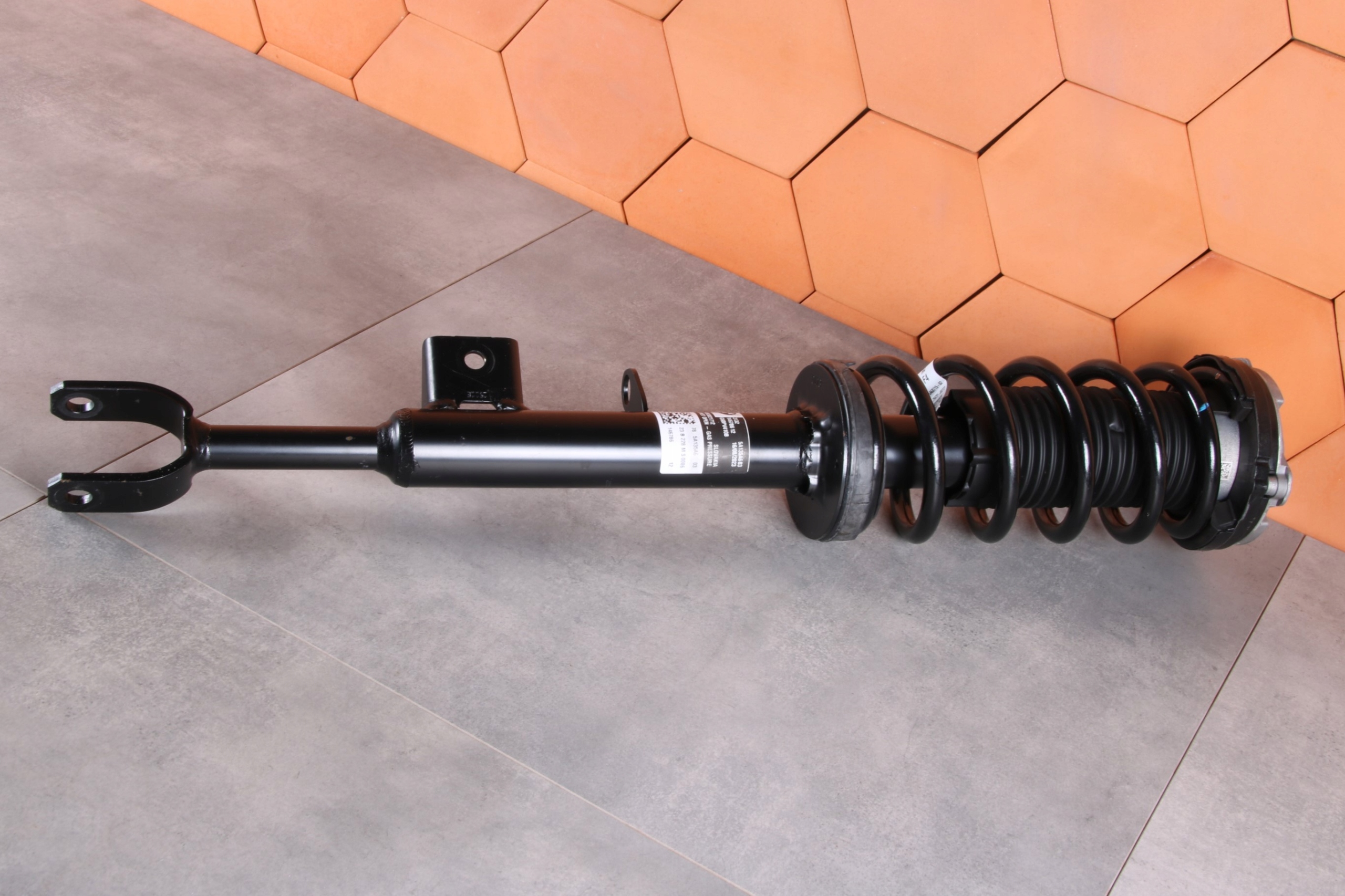 BMW 5 G60 530e B48X shock absorber right front front 5A135A6 8599 km !!!