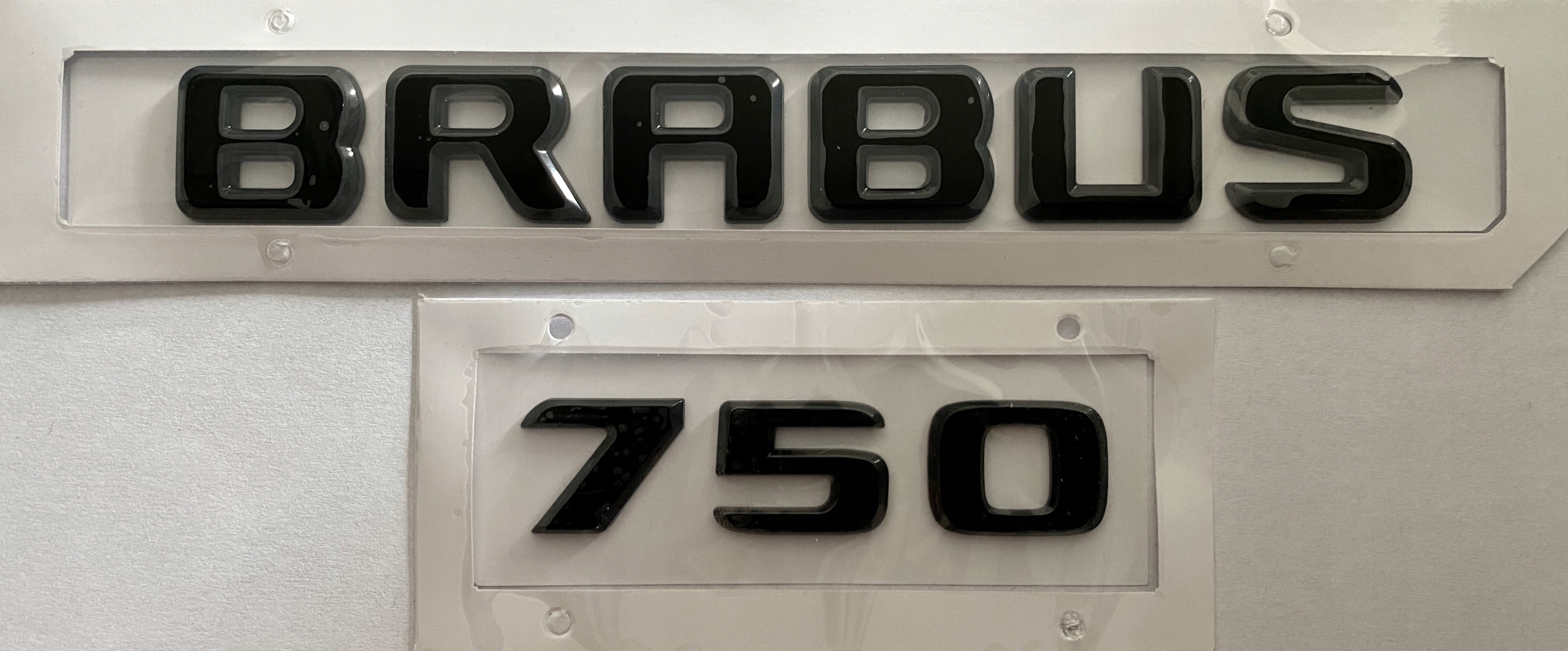 Brabus 750 emblém znak nápis čierna