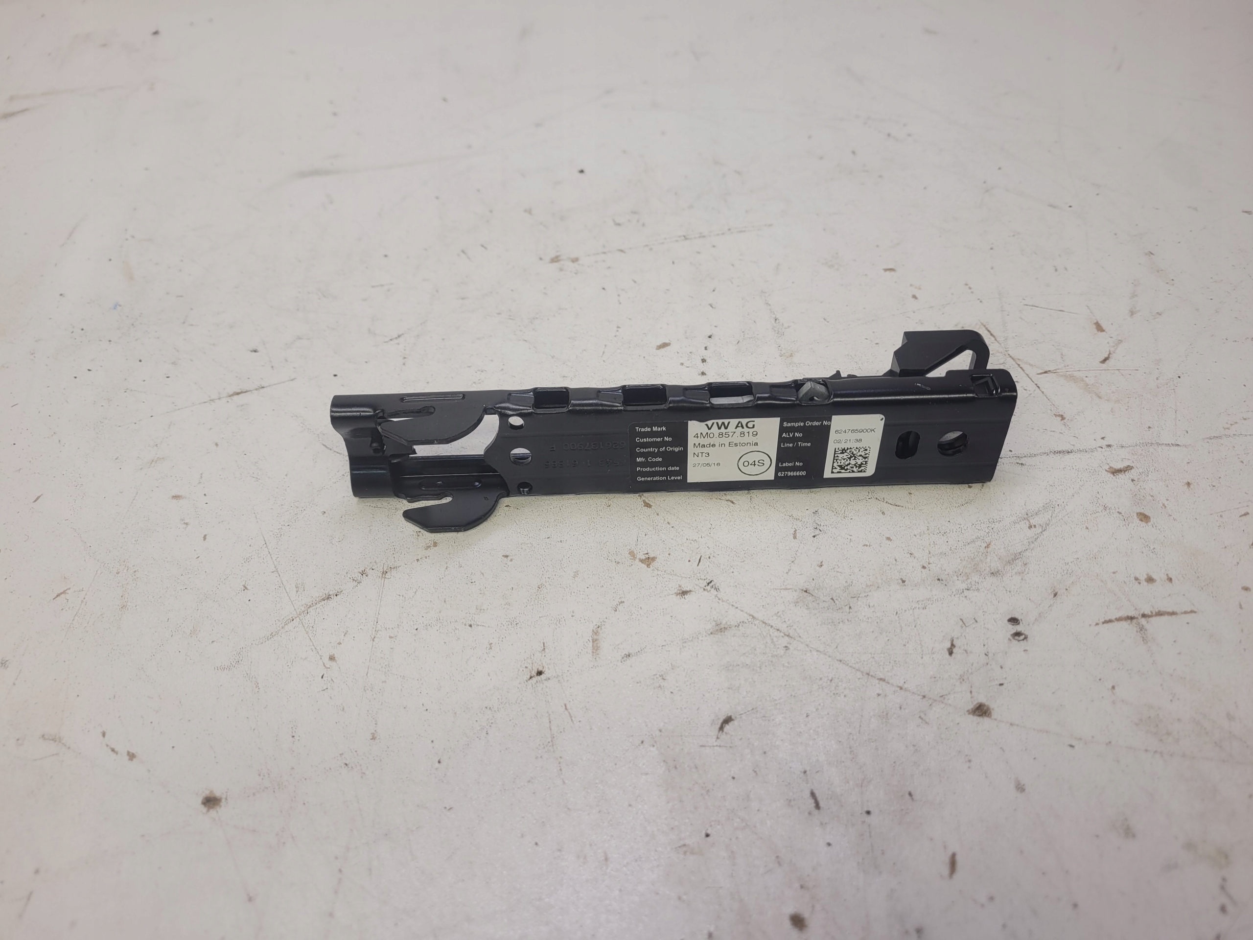 REGULACJA stěny AUDI A4 B9 A5 8W Q7 4M 4M0857819