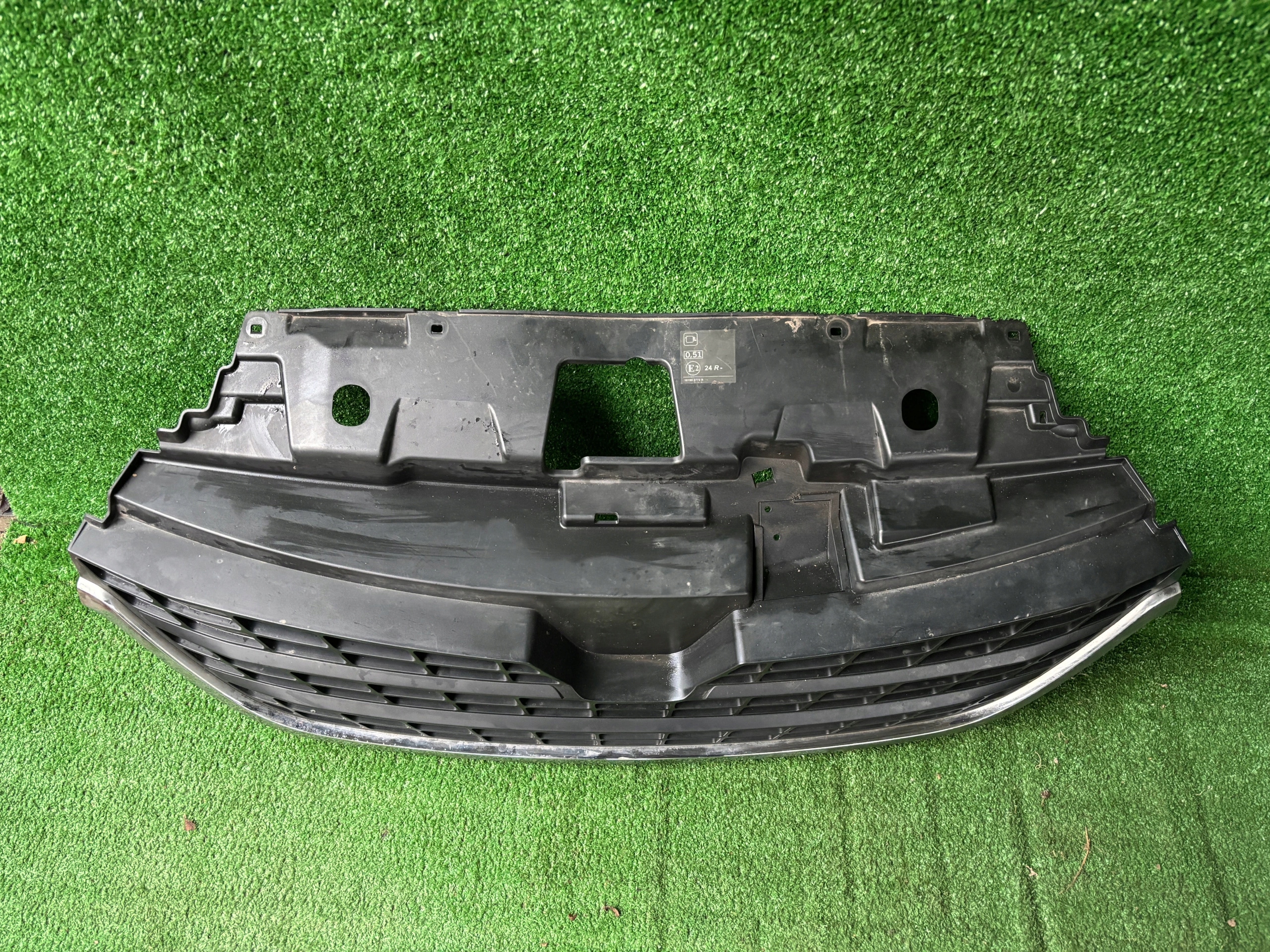 Renault Trafic 3 front prekladgrill bumper front MOU022771