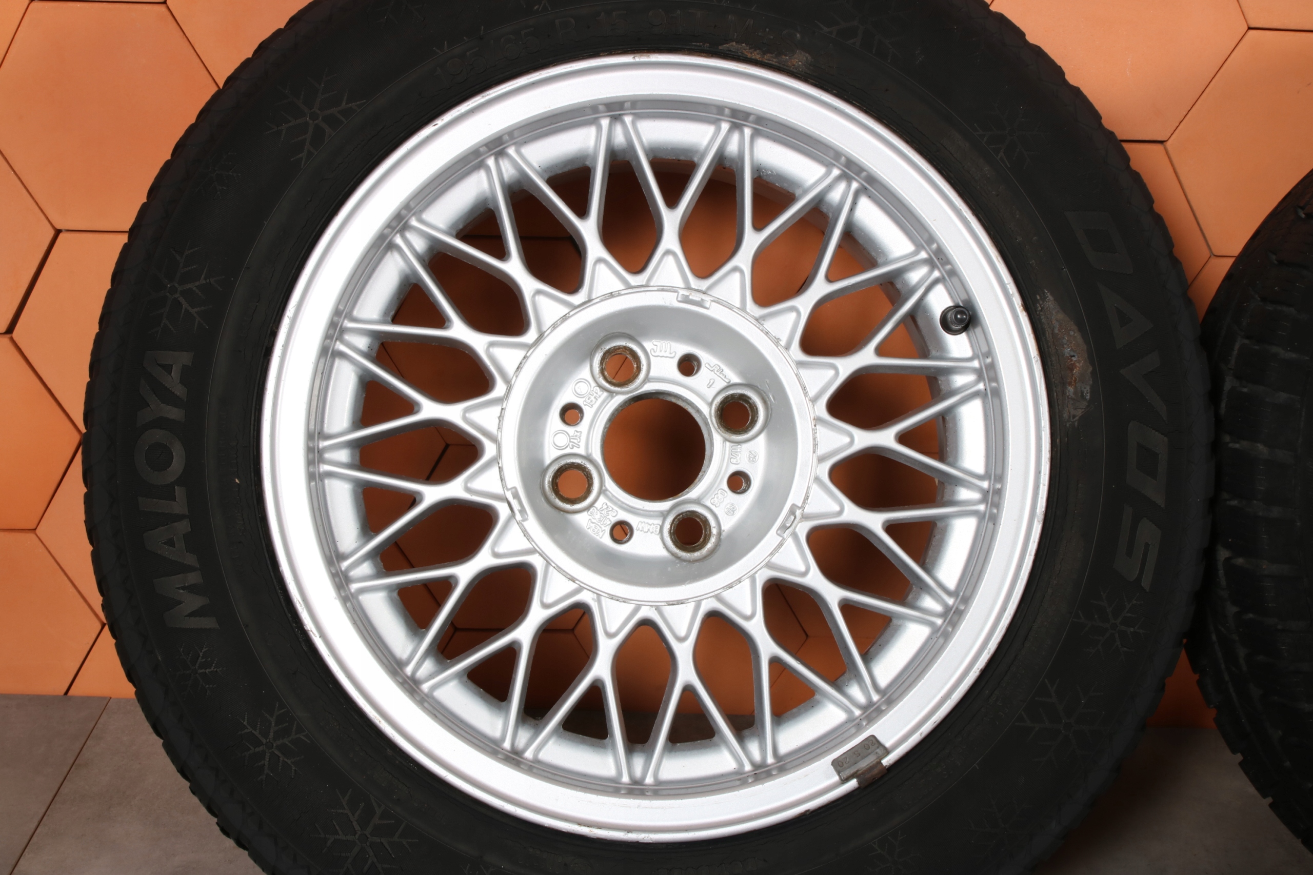 BMW 3 E30 Z1 E30 ORYGINALNE disc wheels 15" 7J 4X100 1179066