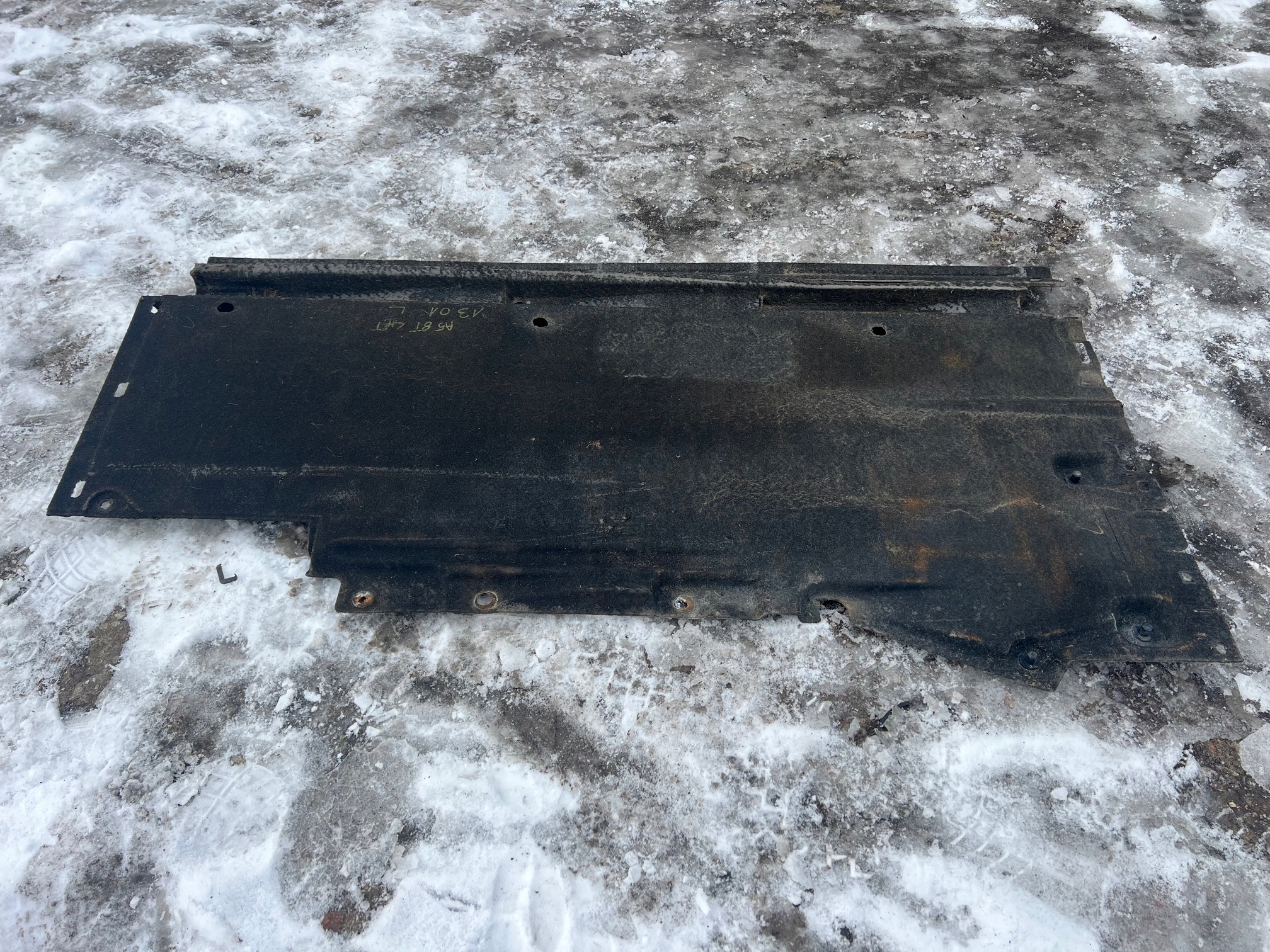 AUDI A4 B8 A5 8T Blende Abdeckung abdeckung des Bodens Unterfahrschutz links 8K0825207D