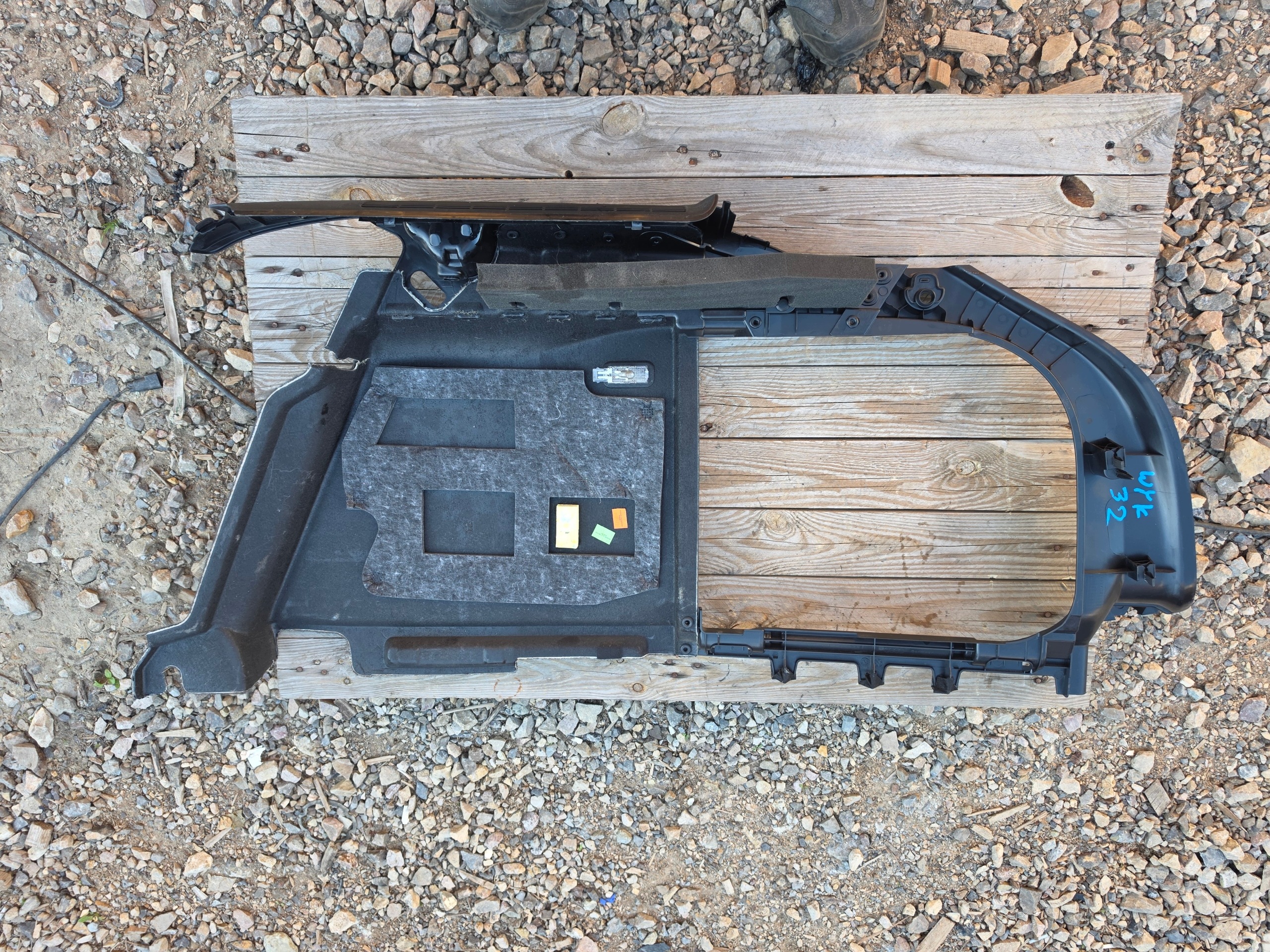 left boot upholstery DO AUDI A4 B8 KOMBI 8K9863879