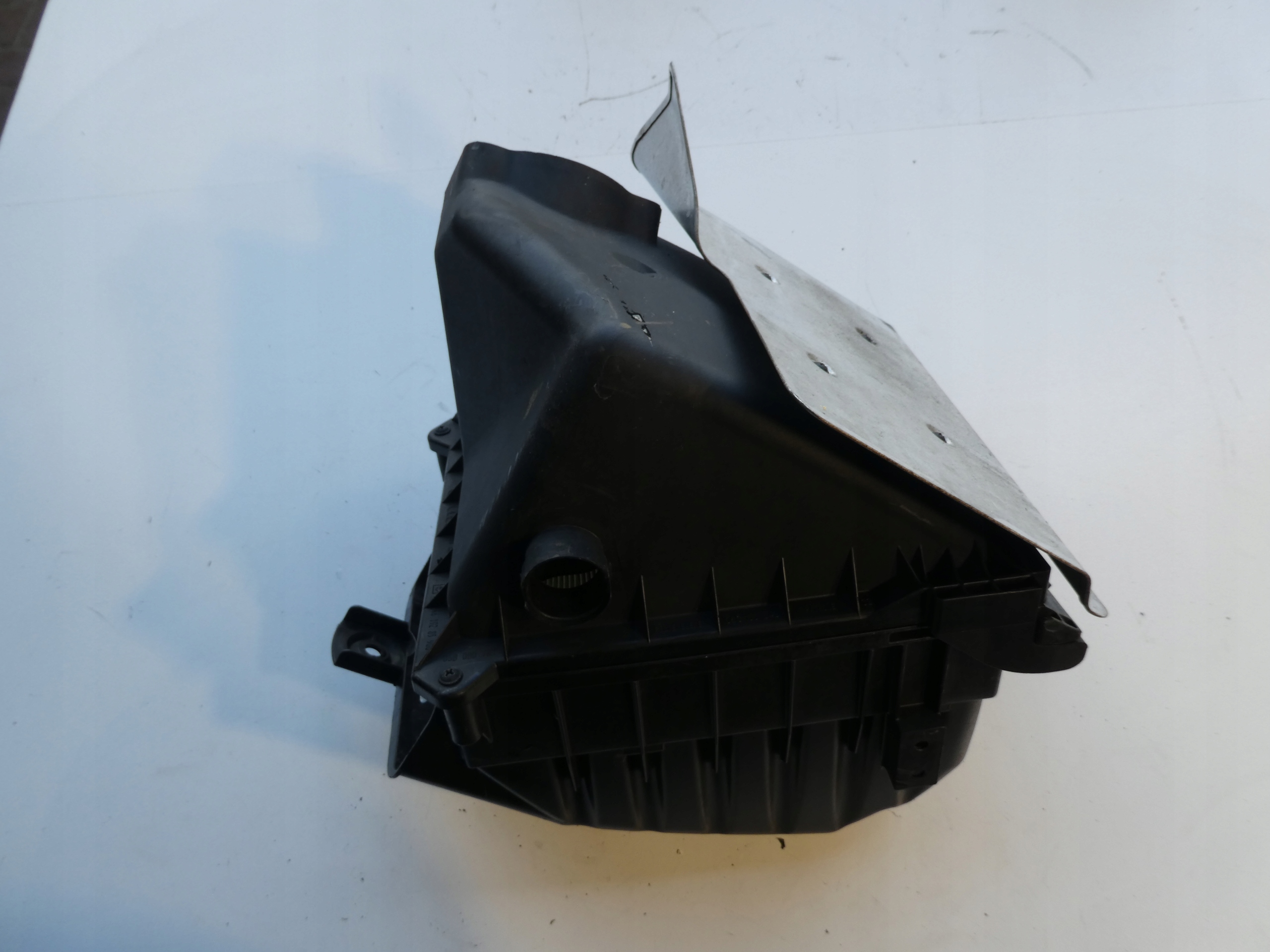 GEHÄUSE FILTER LUFT VW PASSAT B5 06B133837