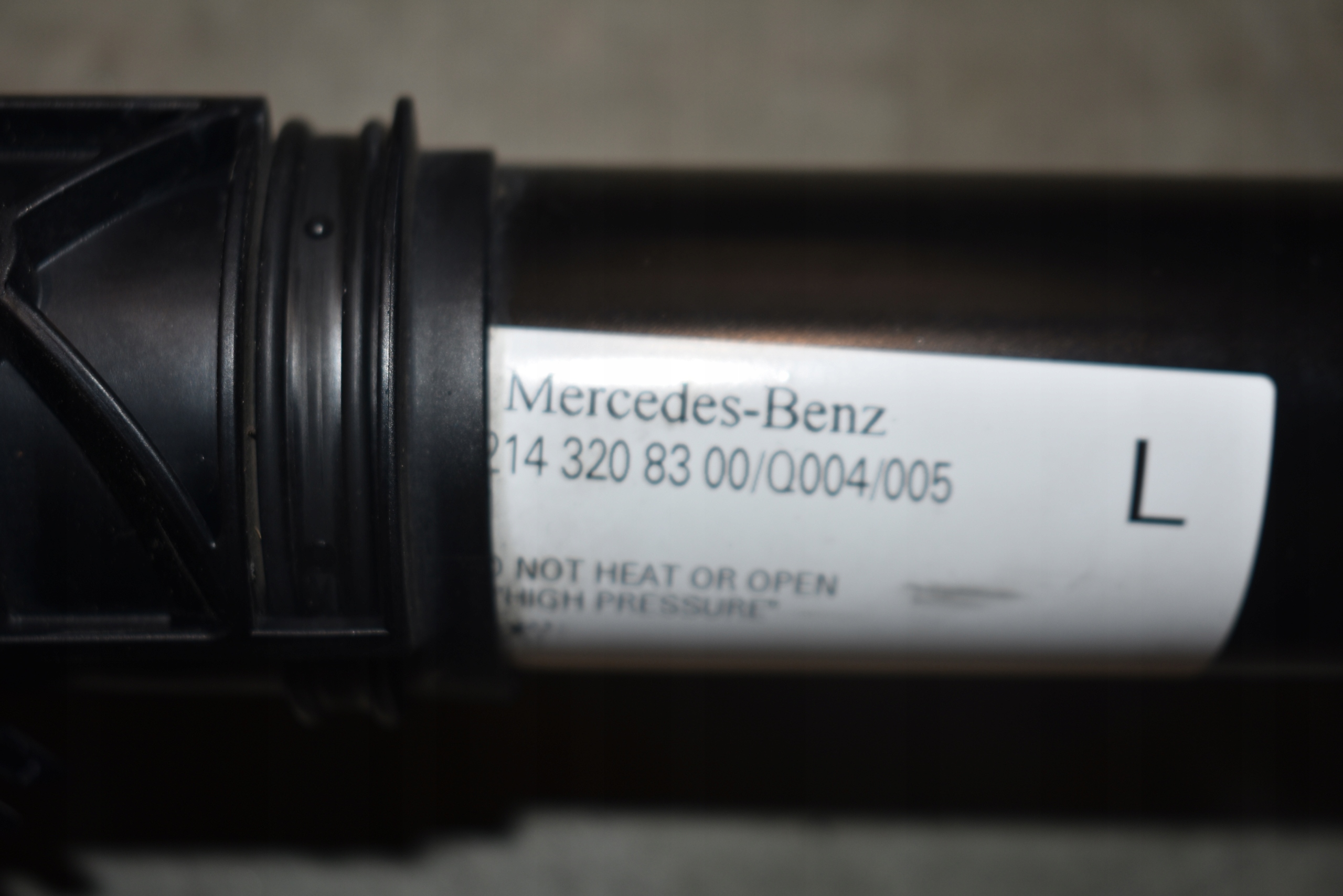 IDEALNY shock absorber front front left MERCEDES W214 1