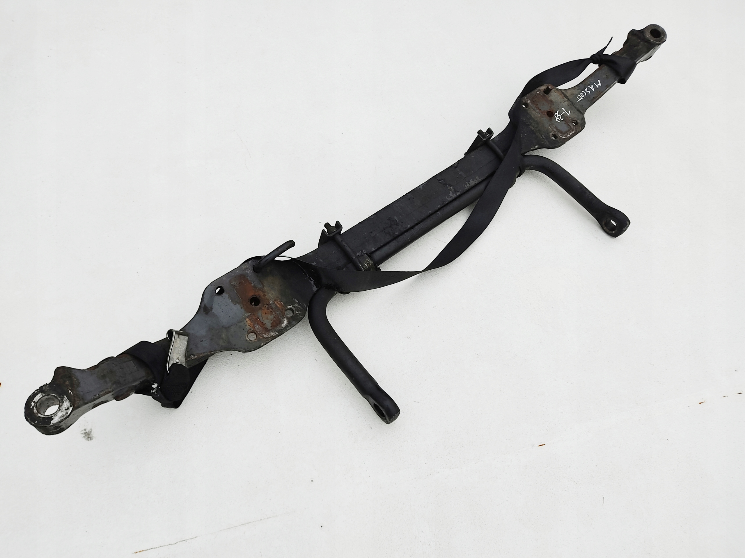 BELKA OŚ PRZÓD PRZEDNIA RENAULT MASCOTT 1998-2009 Wersja Europejska