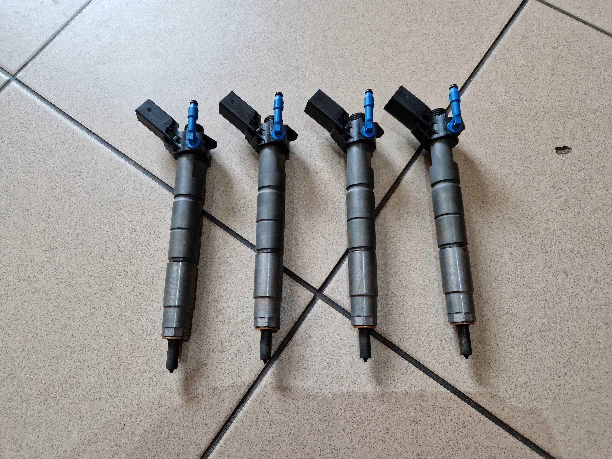 WTRYSK WTRYSKIWACZ MERCEDES 2.0 2.2 CDI A6540700187 0445117048