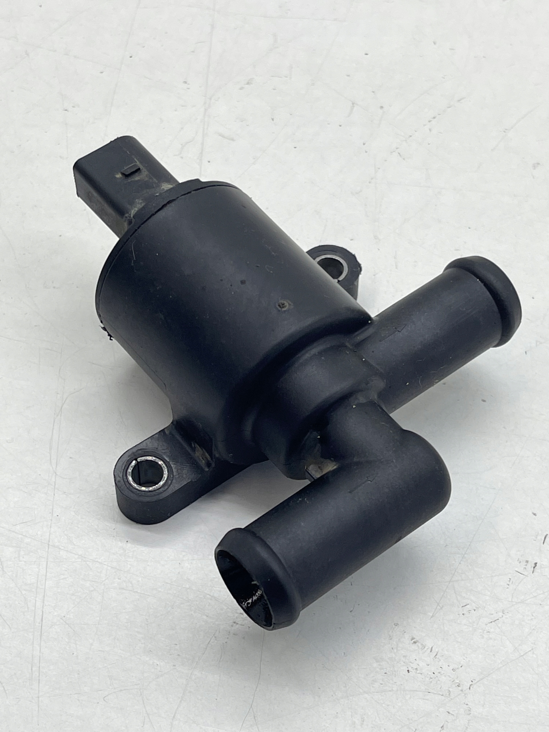 AUDI A5 8T A4 A7 A6 C7 VALVOLA elettromagnetico Supplementare Pompa Pompa d’acqua