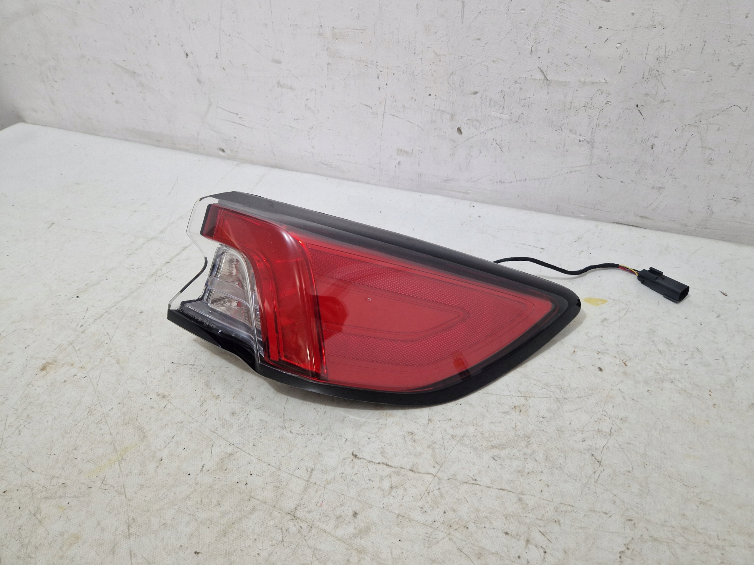 * FORD KUGA MK3 light right rear part rear LV4B-13404-BE