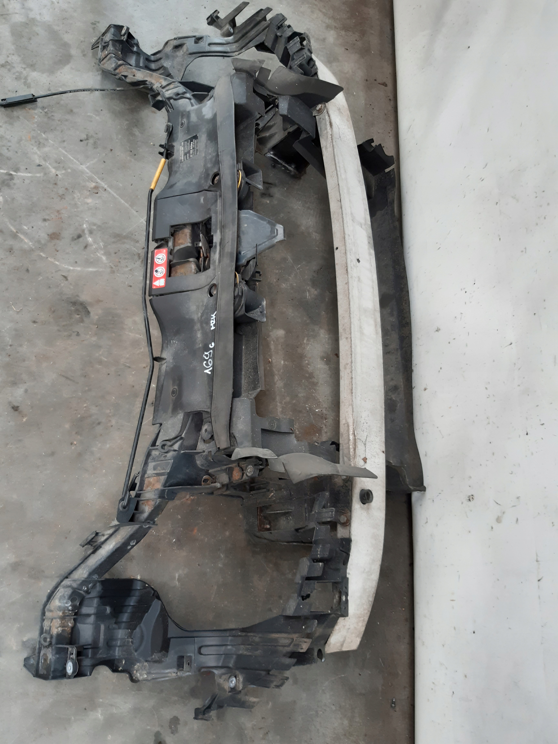 Traverse de fer kpl Mercedes W169
