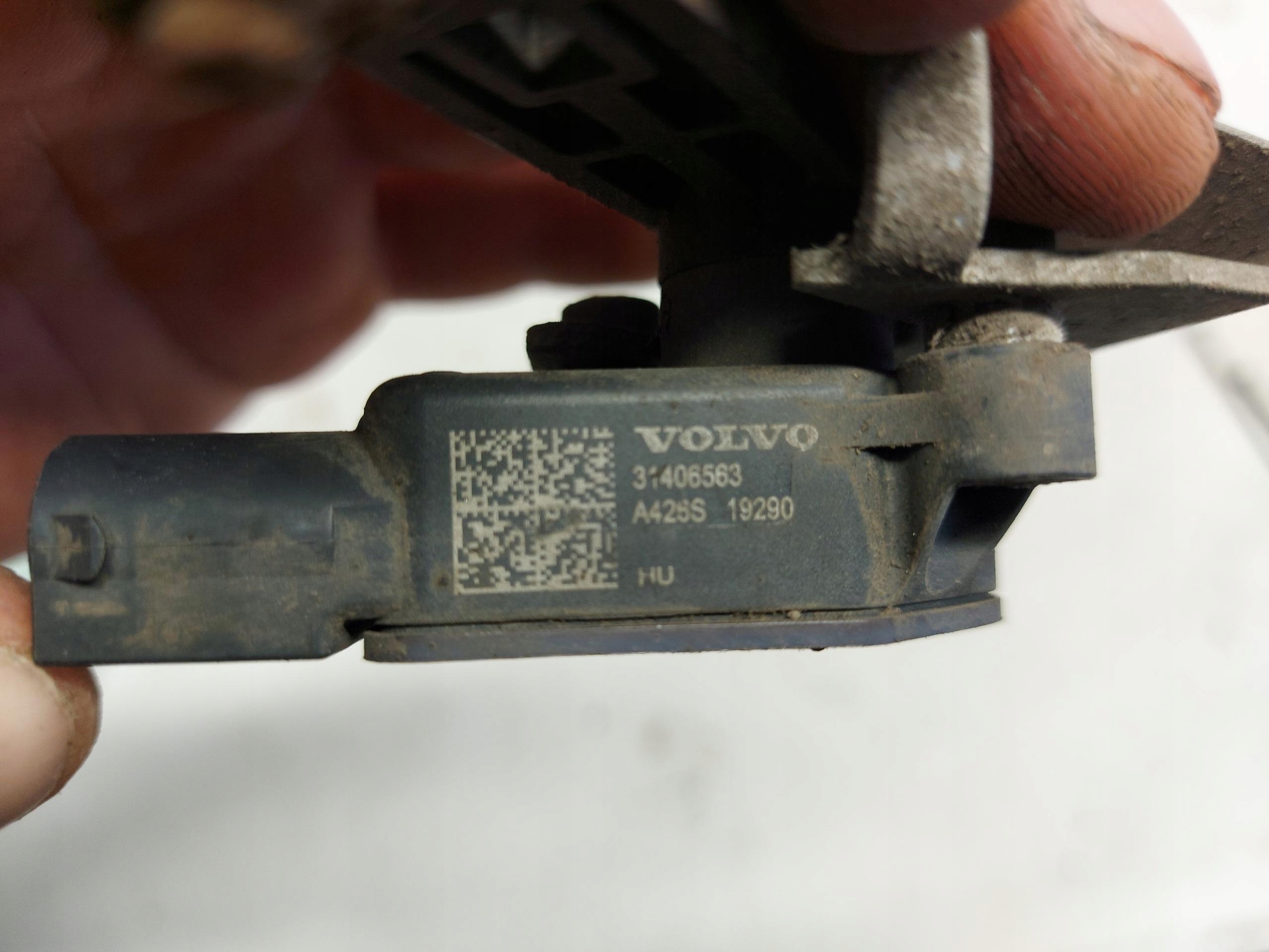 VOLVO XC60 II Sensor poziomowania Leuchten heck links 32246987