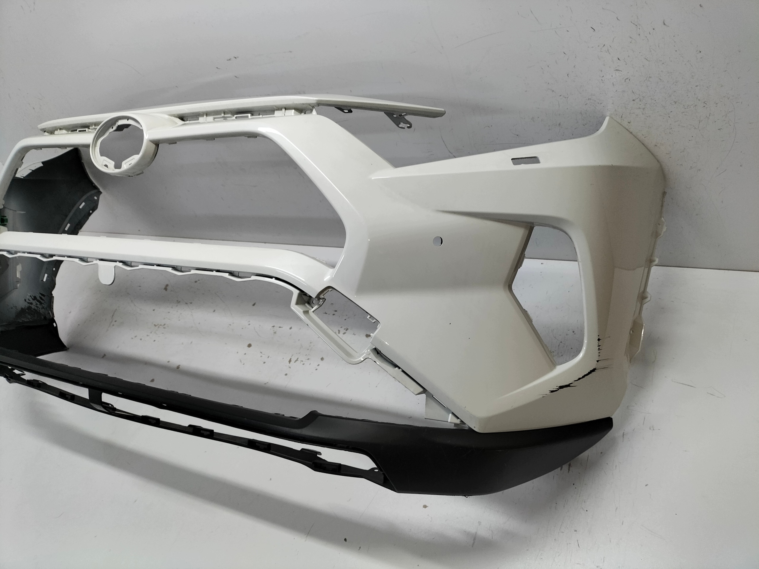front bumper front TOYOTA RAV4 RAV-4 V 18