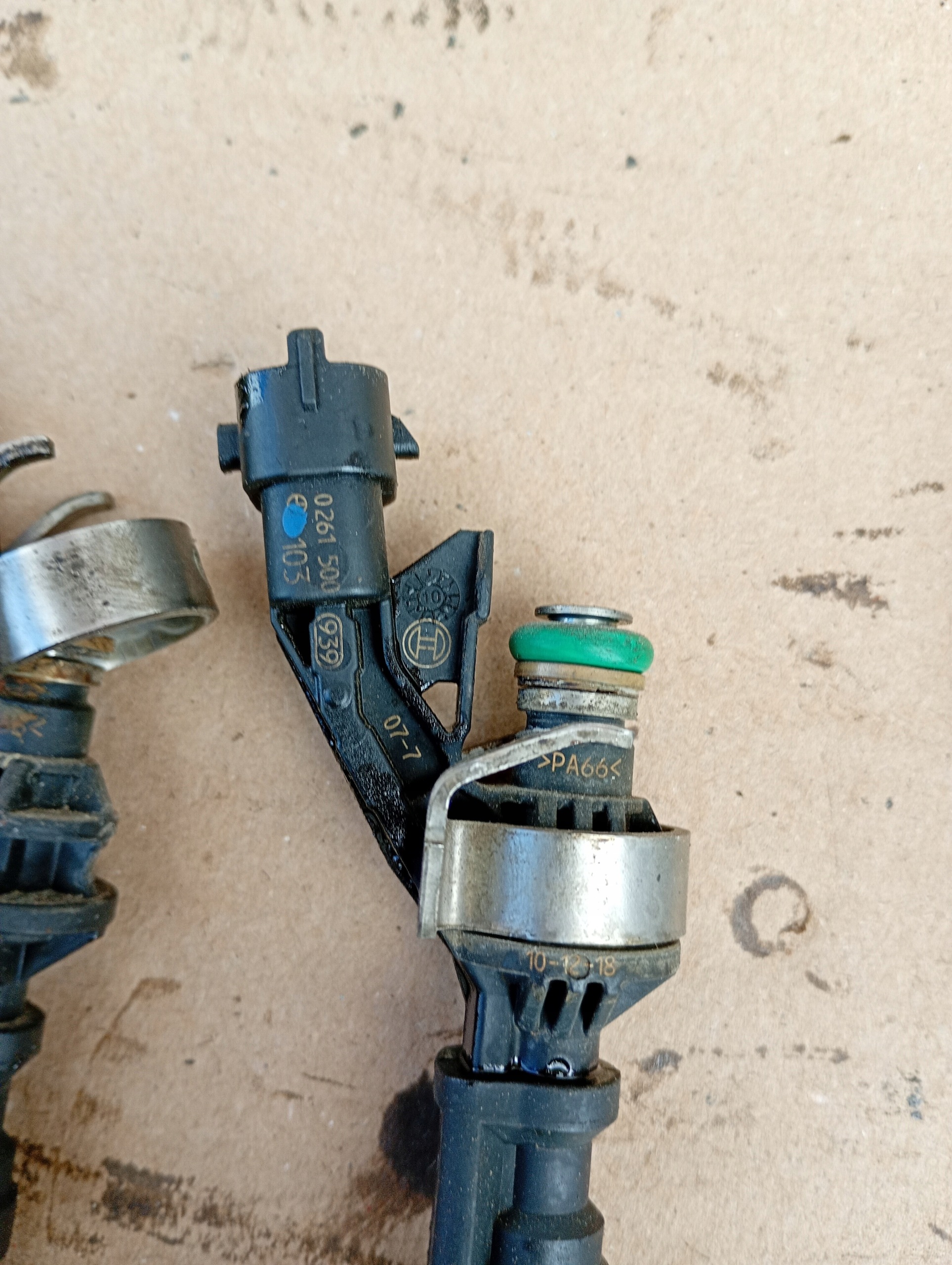 Ford Focus MK3 III injector nozzle 1.6 Ecoboost 0261500103