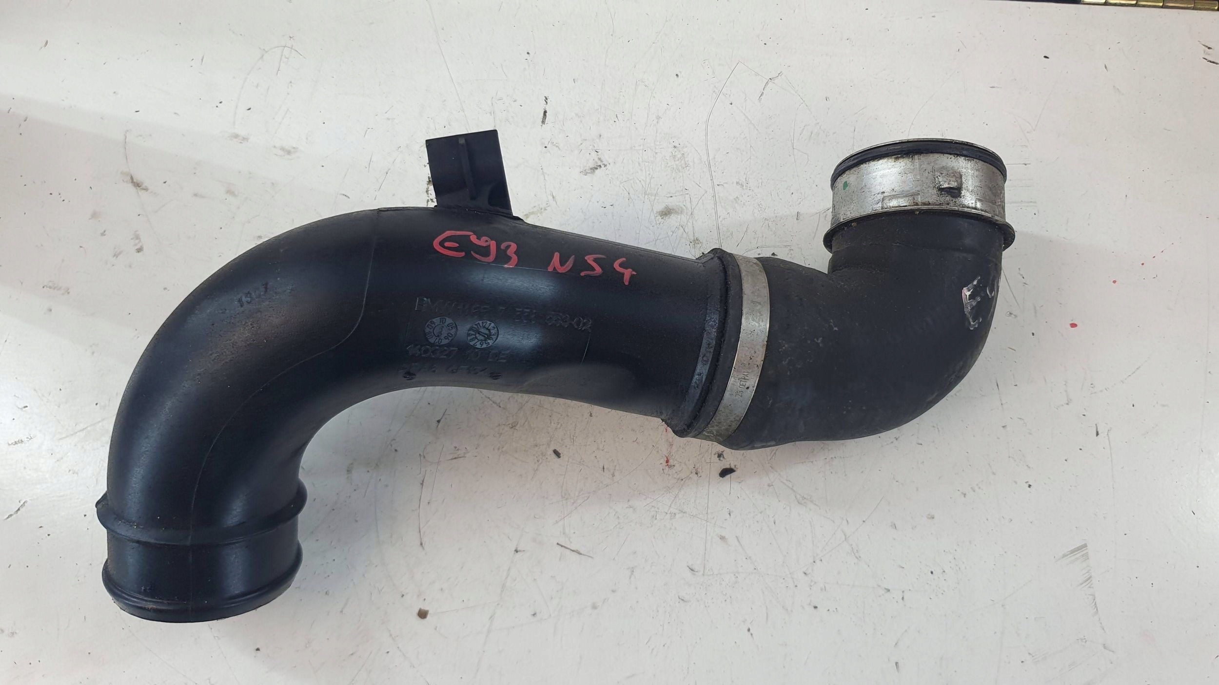 BMW 3 E92 E93 335 3.0i crijevo prijenos cijev interkulera