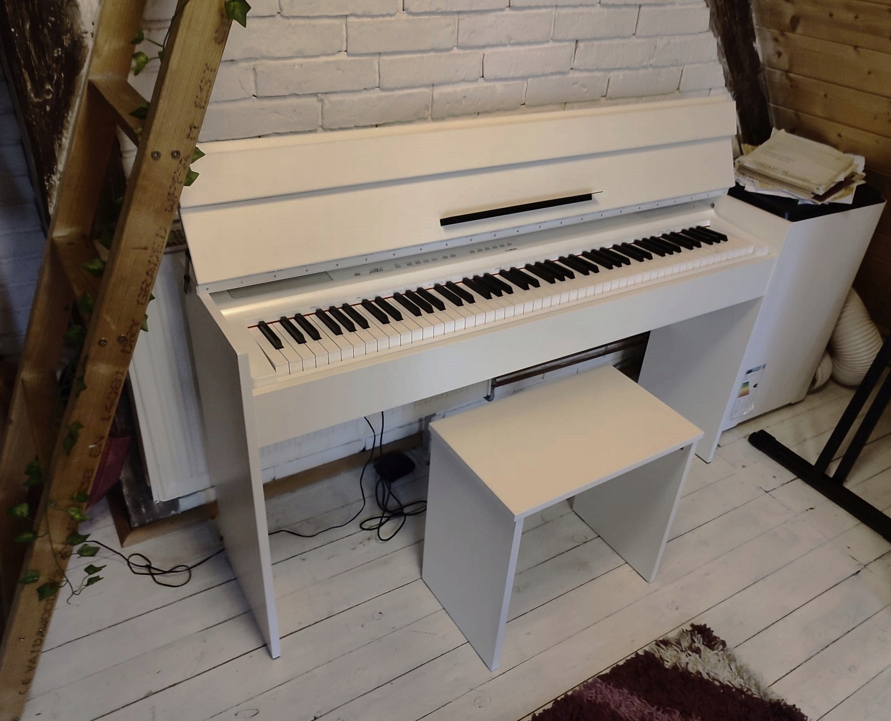 Statyw zamykany do Yamaha P 125 biały Obciążenie maksymalne 20 kg