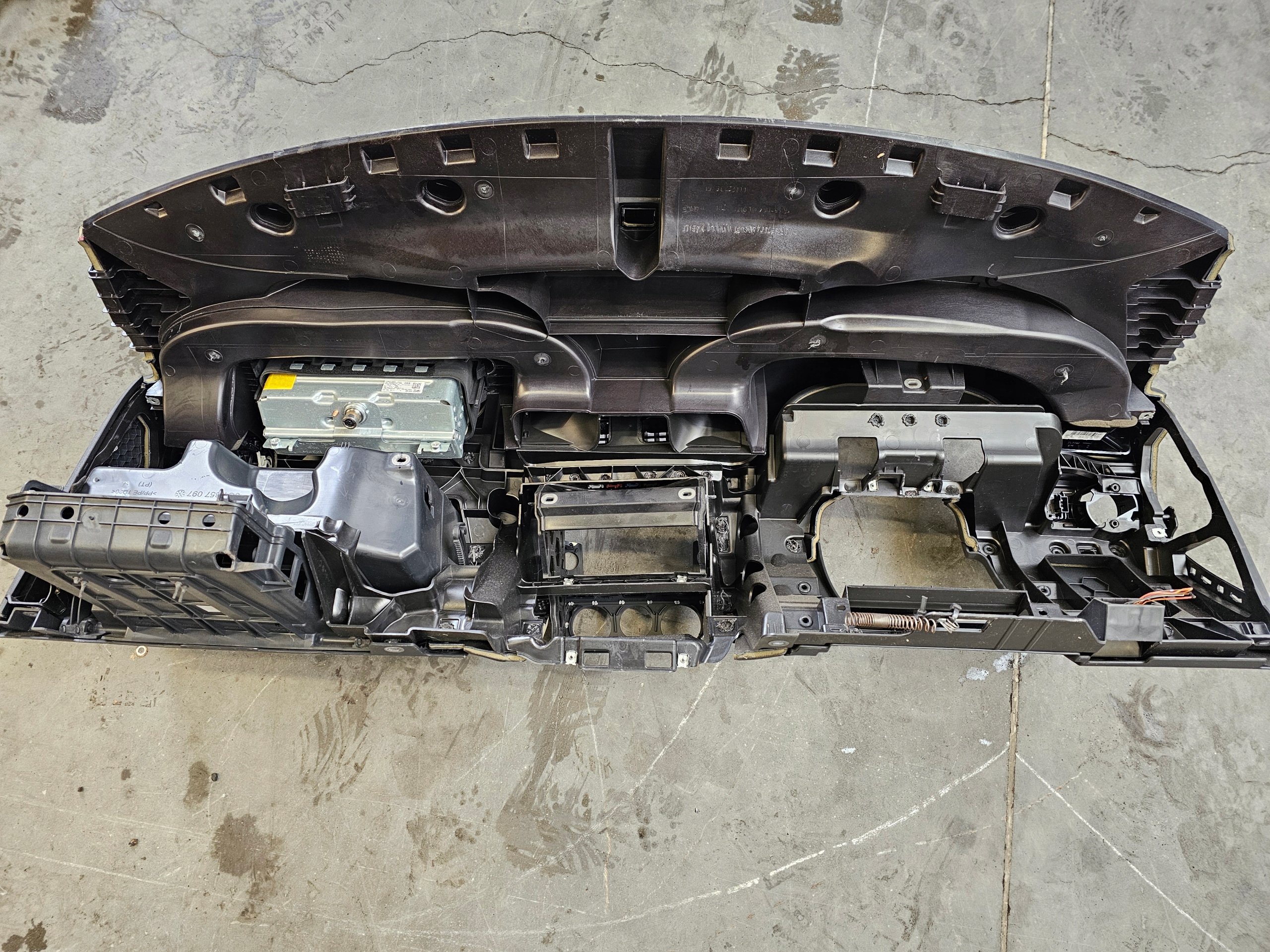 VW POLO console dashboard instrument panel black cockpit airbag 6R1857001
