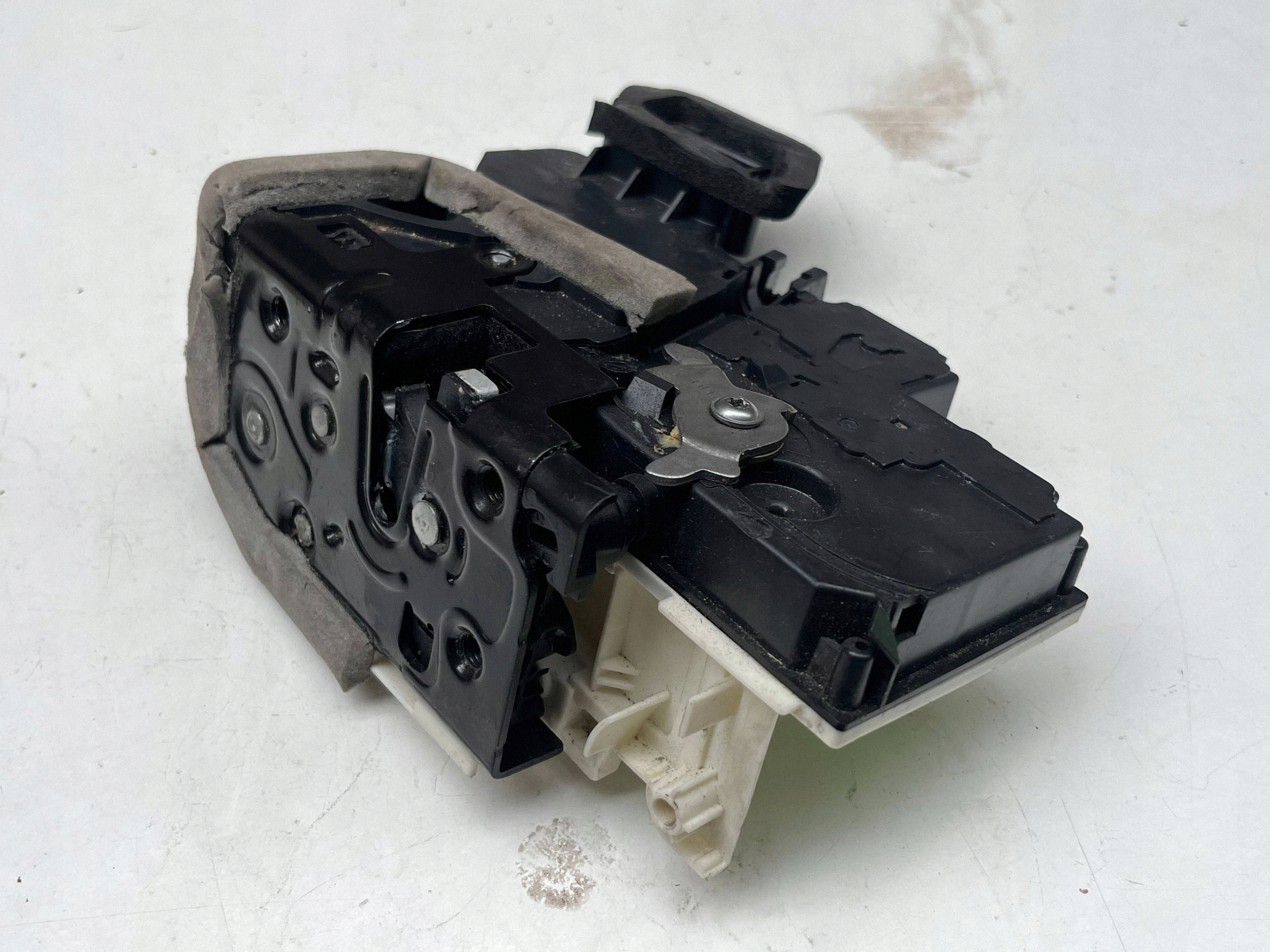 AUDI A6 C8 lock door left rear part 4K0839015P @M