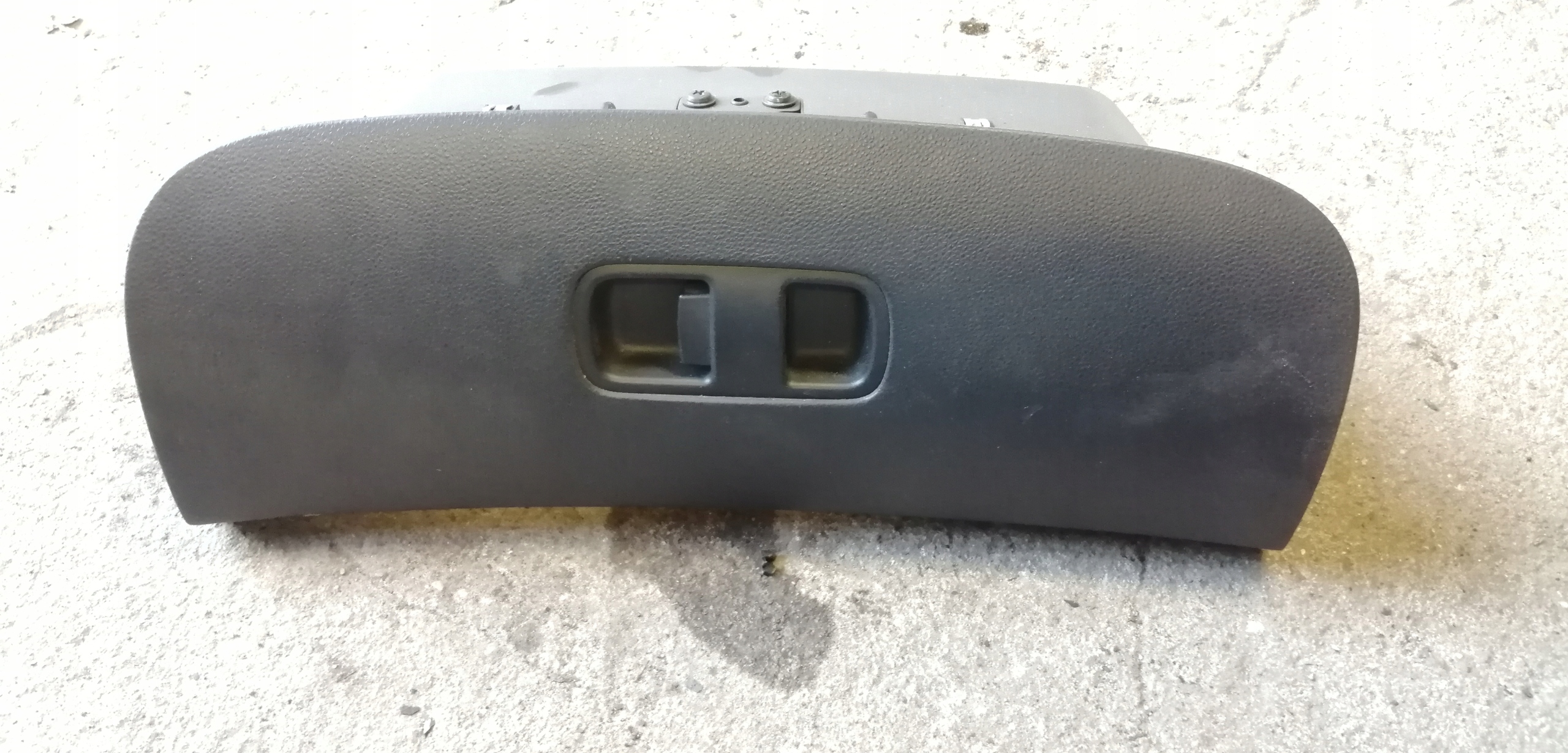 kia CARNIVAL II 06-14 бардачок верхний