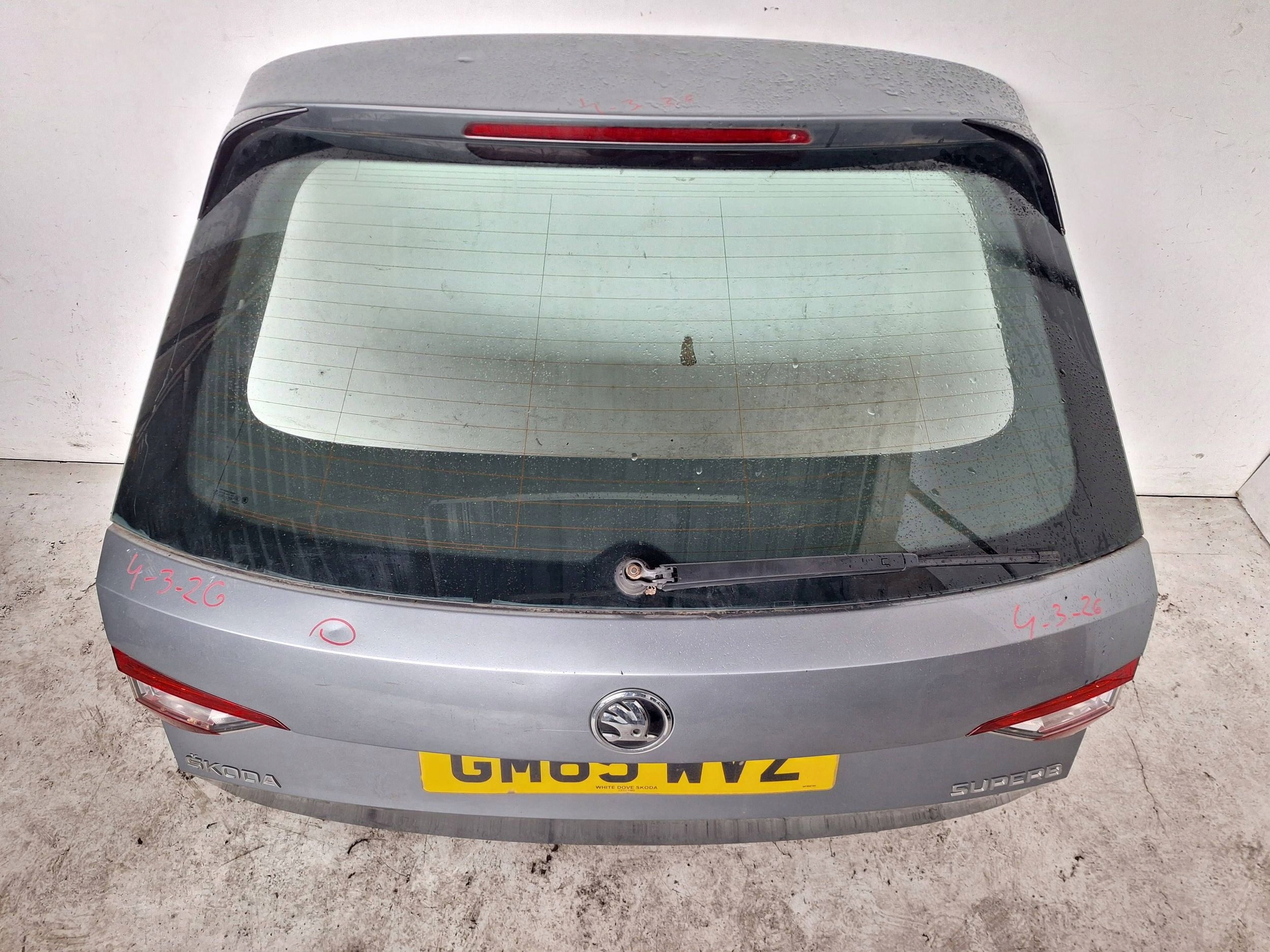 SKODA SUPERB III 4V KOMBI 15-19 boot door
