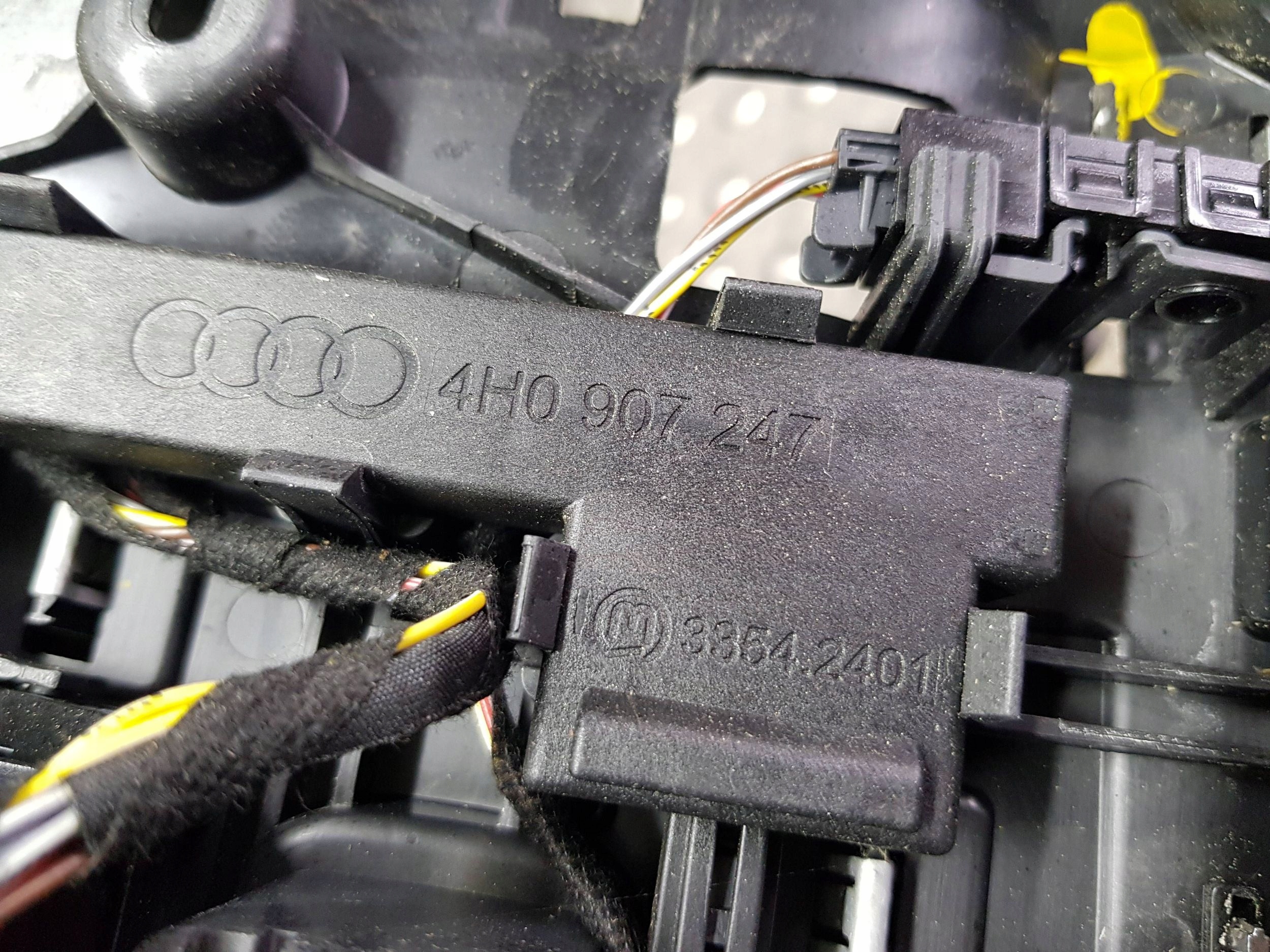 DEKOR PANEL TUNELU SRODKOWEGO Antenne Module KESSY 4H2864348 AUDI A8 D4 4H