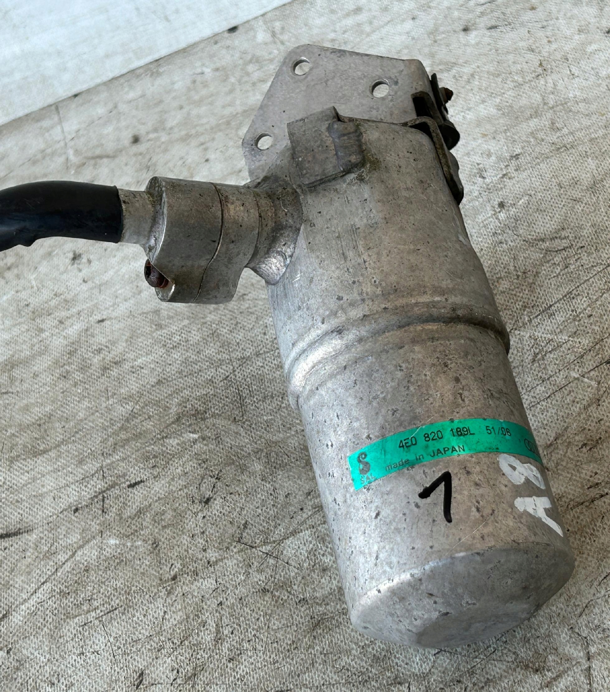 vedení hadice klimatizaci AUDI A8 D3 4E0260707AQ