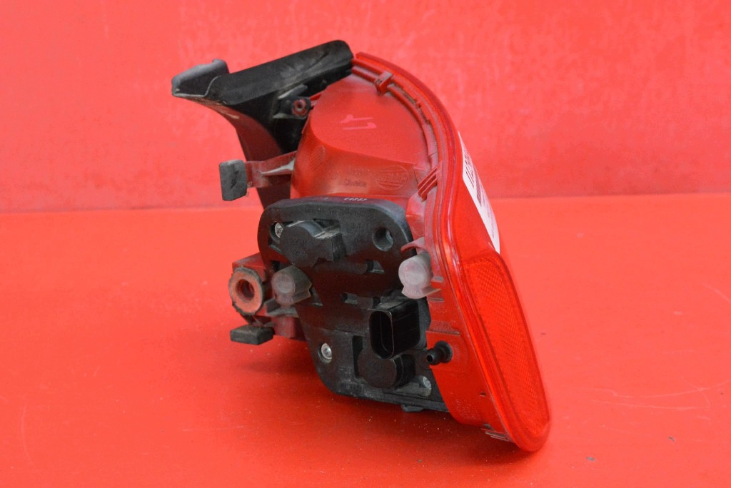 light left rear part rear 8K5945095D AUDI A4 B8 sedan 07-11