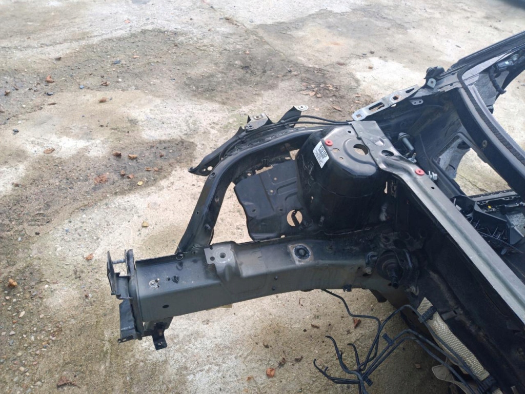 FOCUS MK4 JJ ĆWIARTKA PODŁUZNICA PRAWA Numer katalogowy części 01