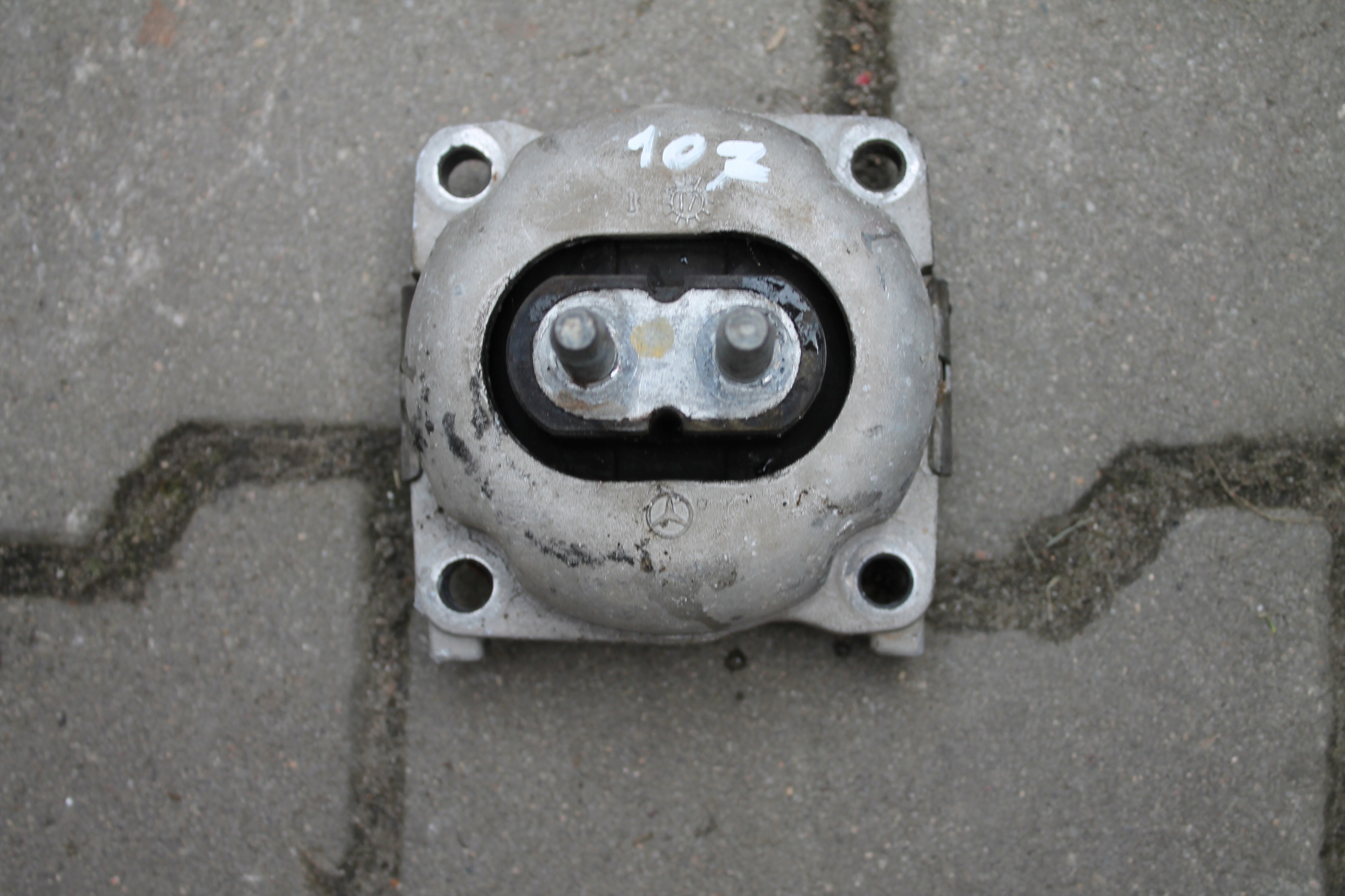 107. support gearbox, A1672406200