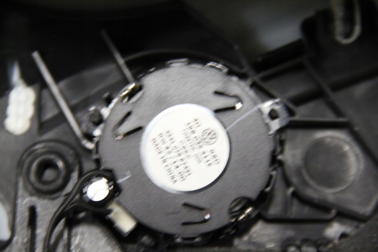 дверные карты правое vw SCIROCCO 1K8867012BQ