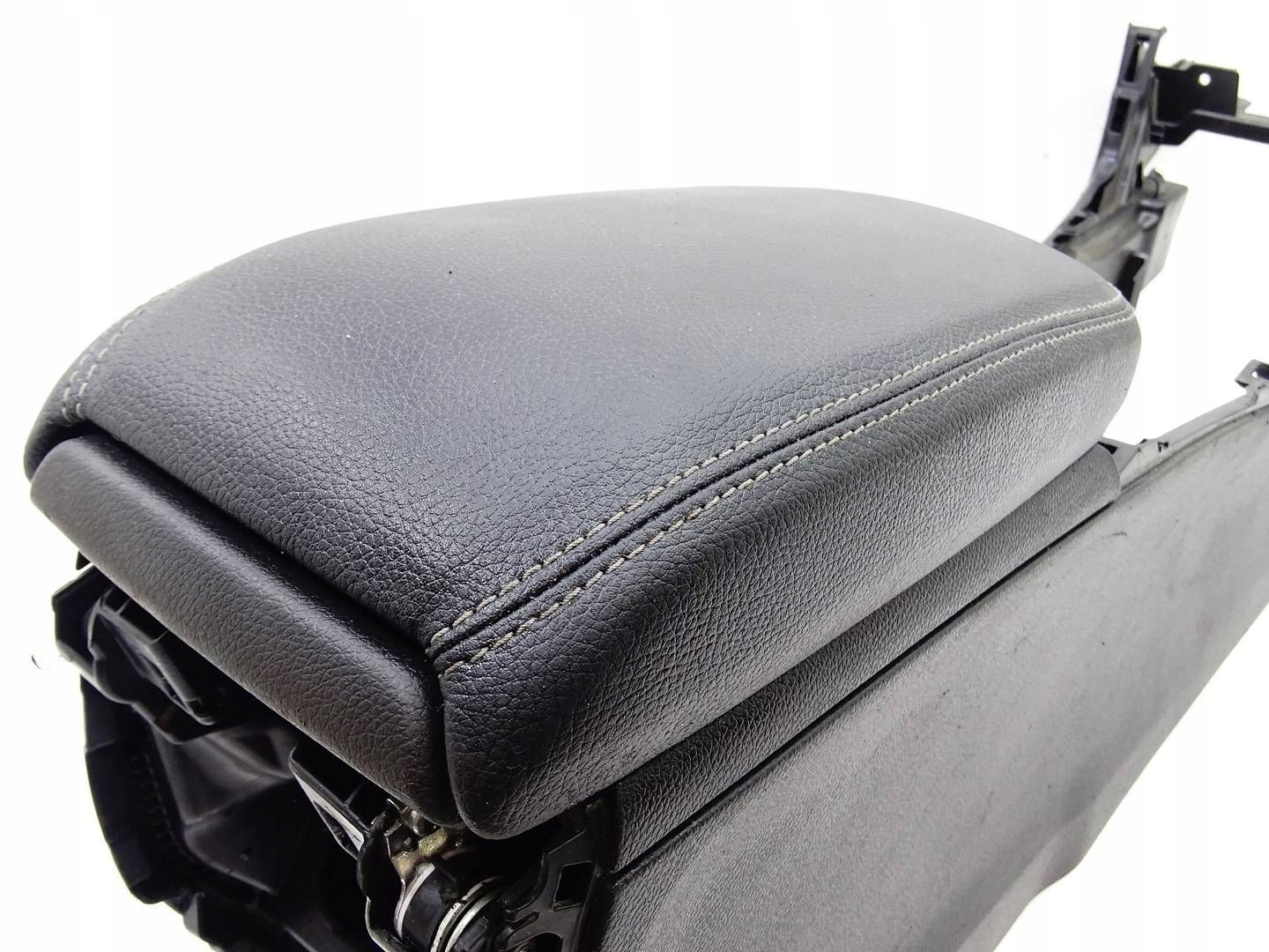 armrest TUNEL central leather MERCEDES A W176 A1766801300