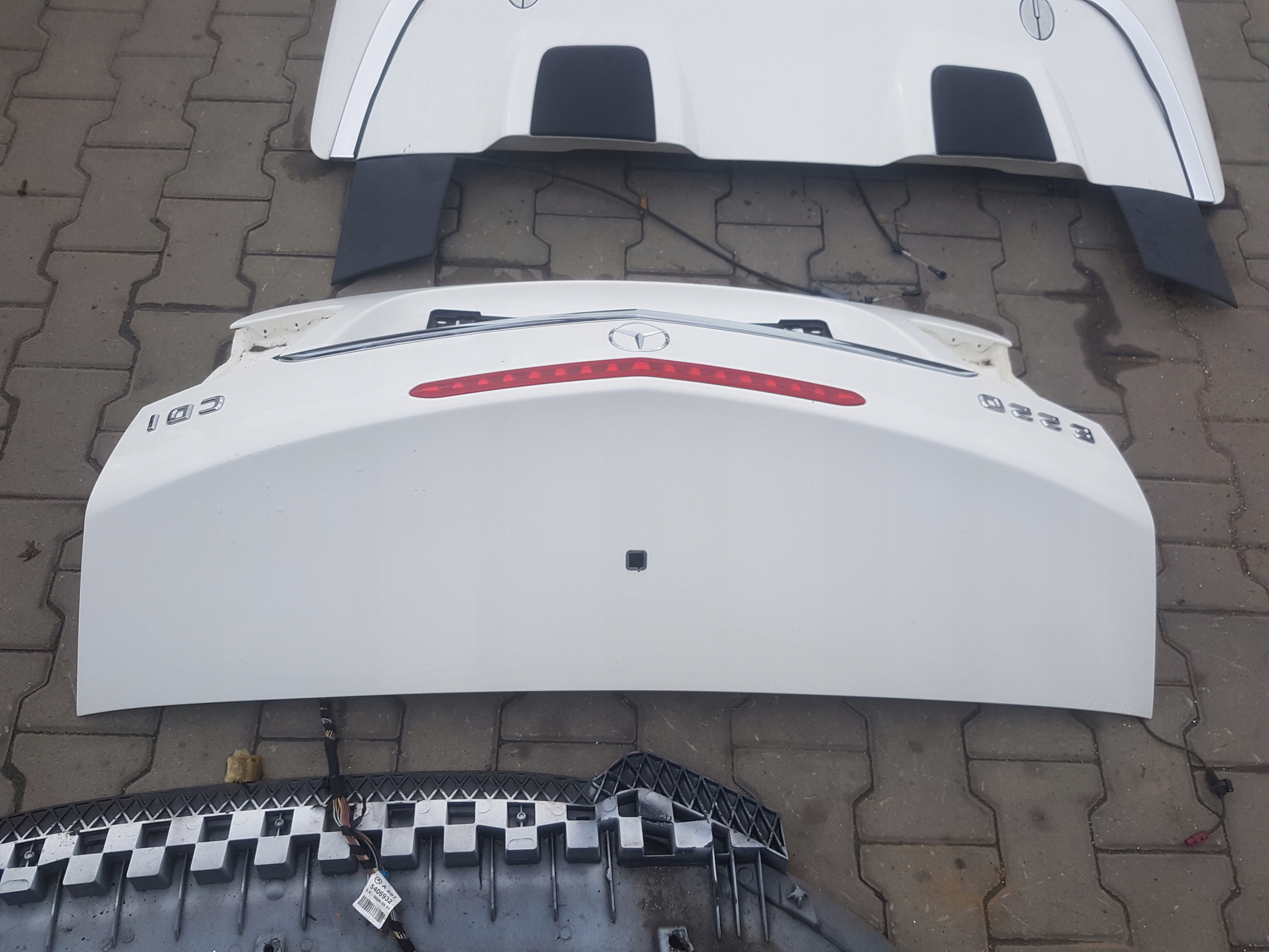 MERCEDES E KLASA W207 CABRIO KLAPA TYŁ 650 Typ samochodu Samochody osobowe