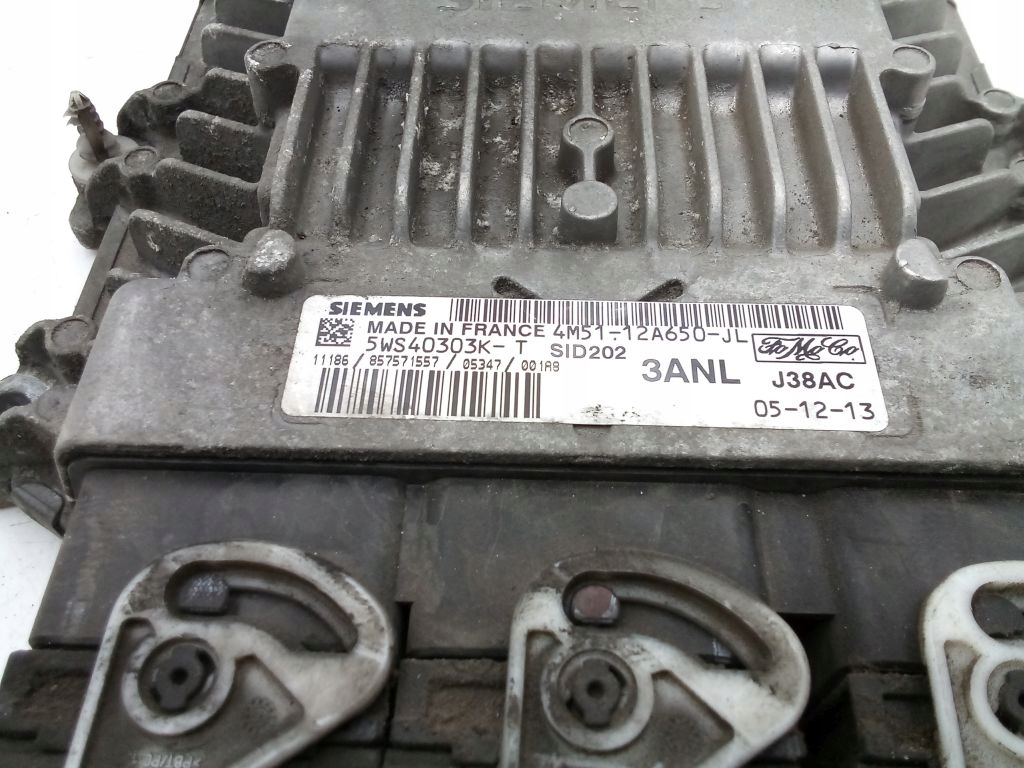 Ford Focus MK2 computer control unit of the engine 4M51-12A650-JL + wtyczki
