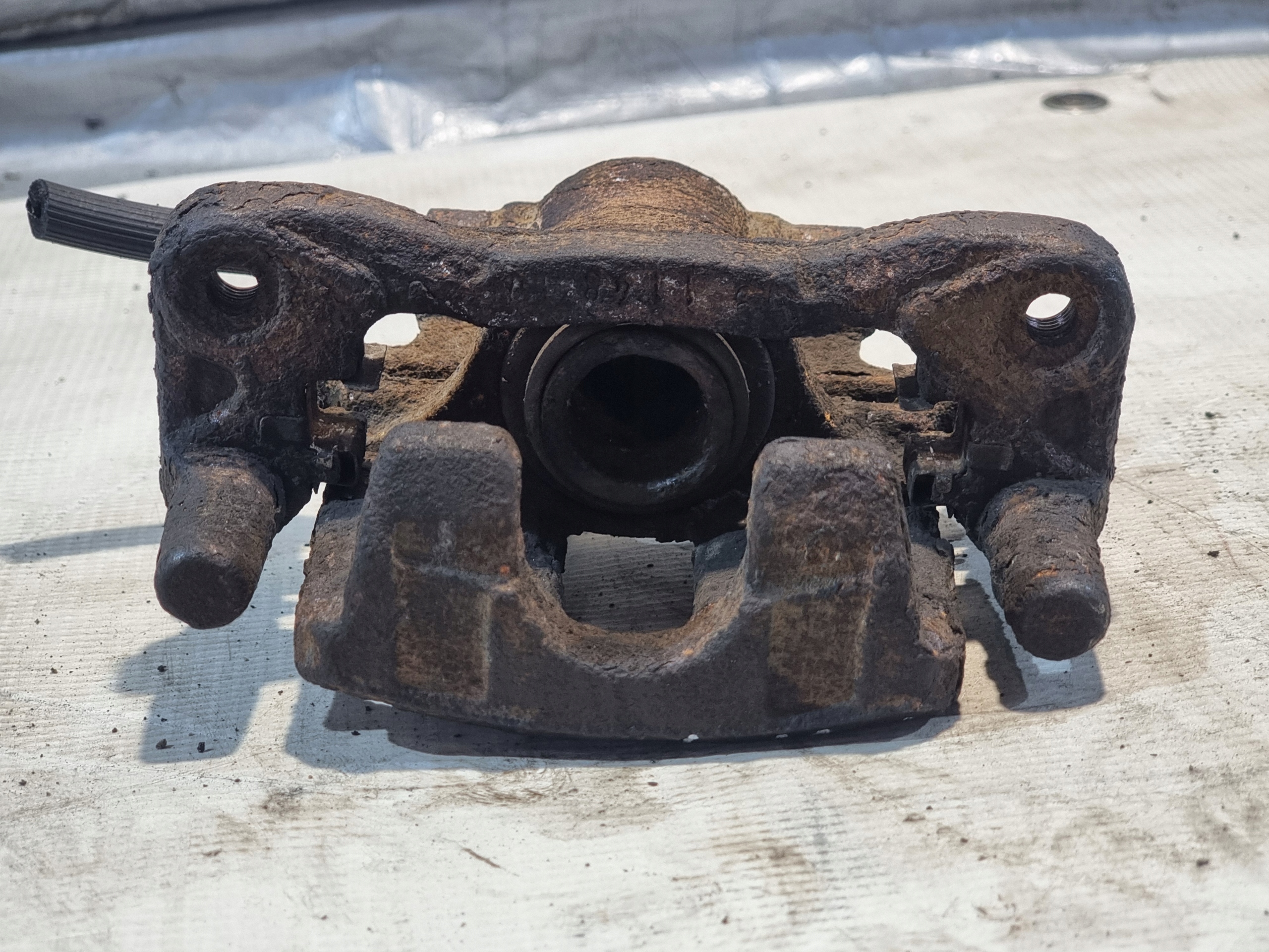 caliper brake right rear part DODGE CALIBER 2.0B 08r