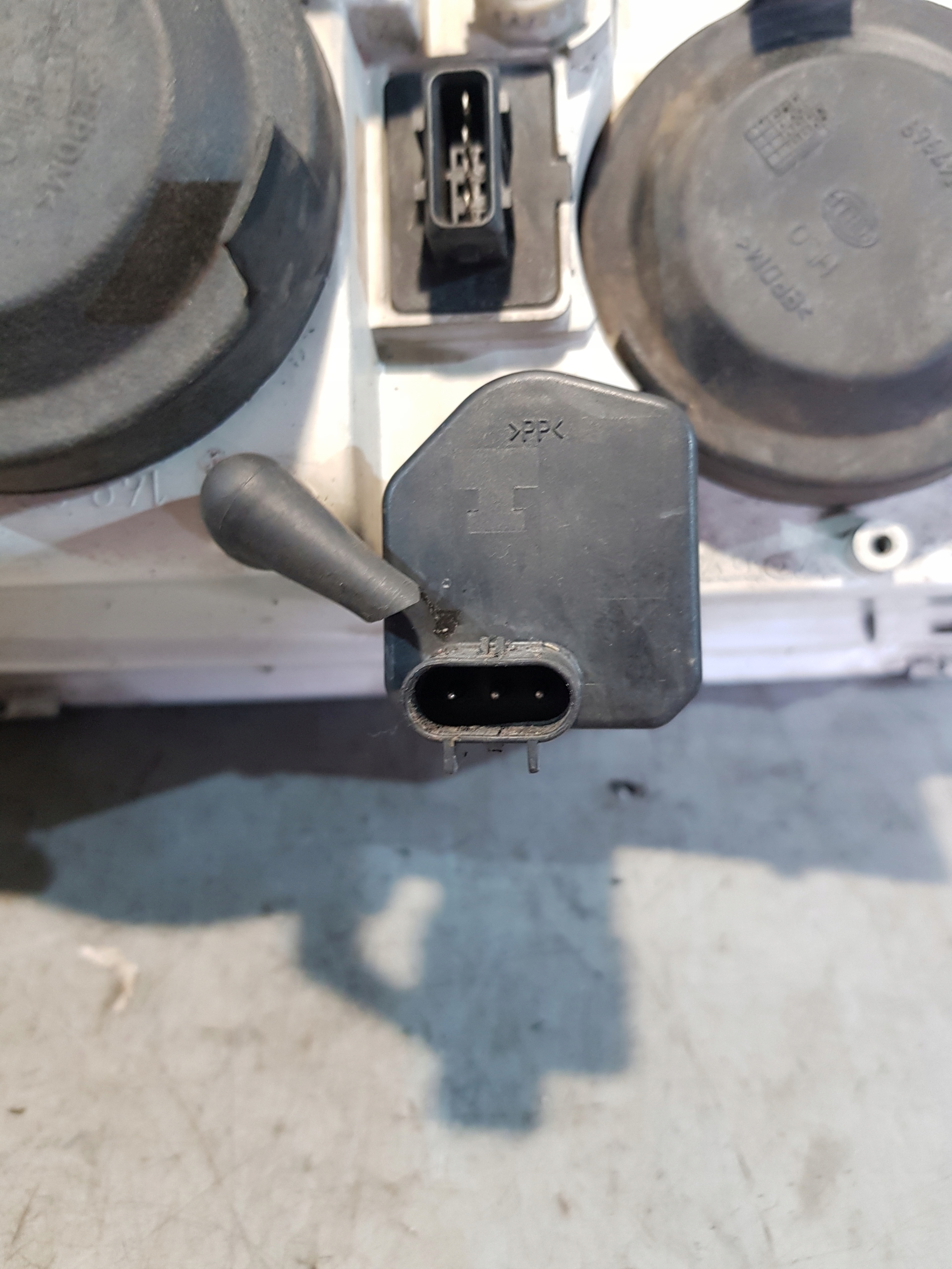 VOLVO V40 light left front 30899682 1AG007861-33