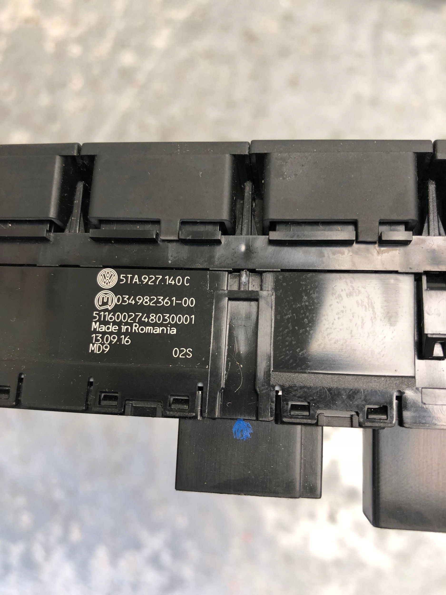 PANEL Bouton VW TOURAN III 5TA927140C