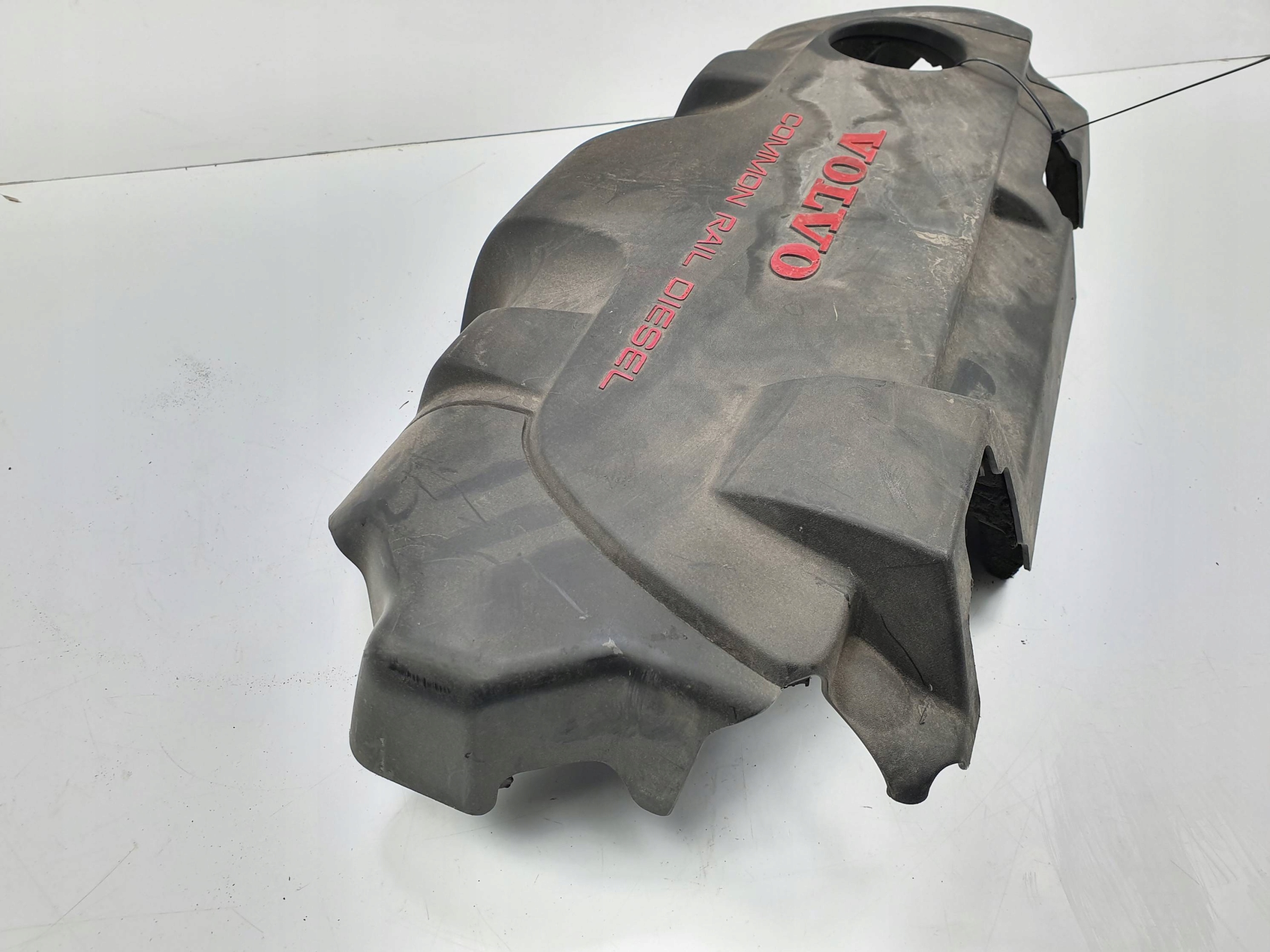 Крышка VOLVO S60