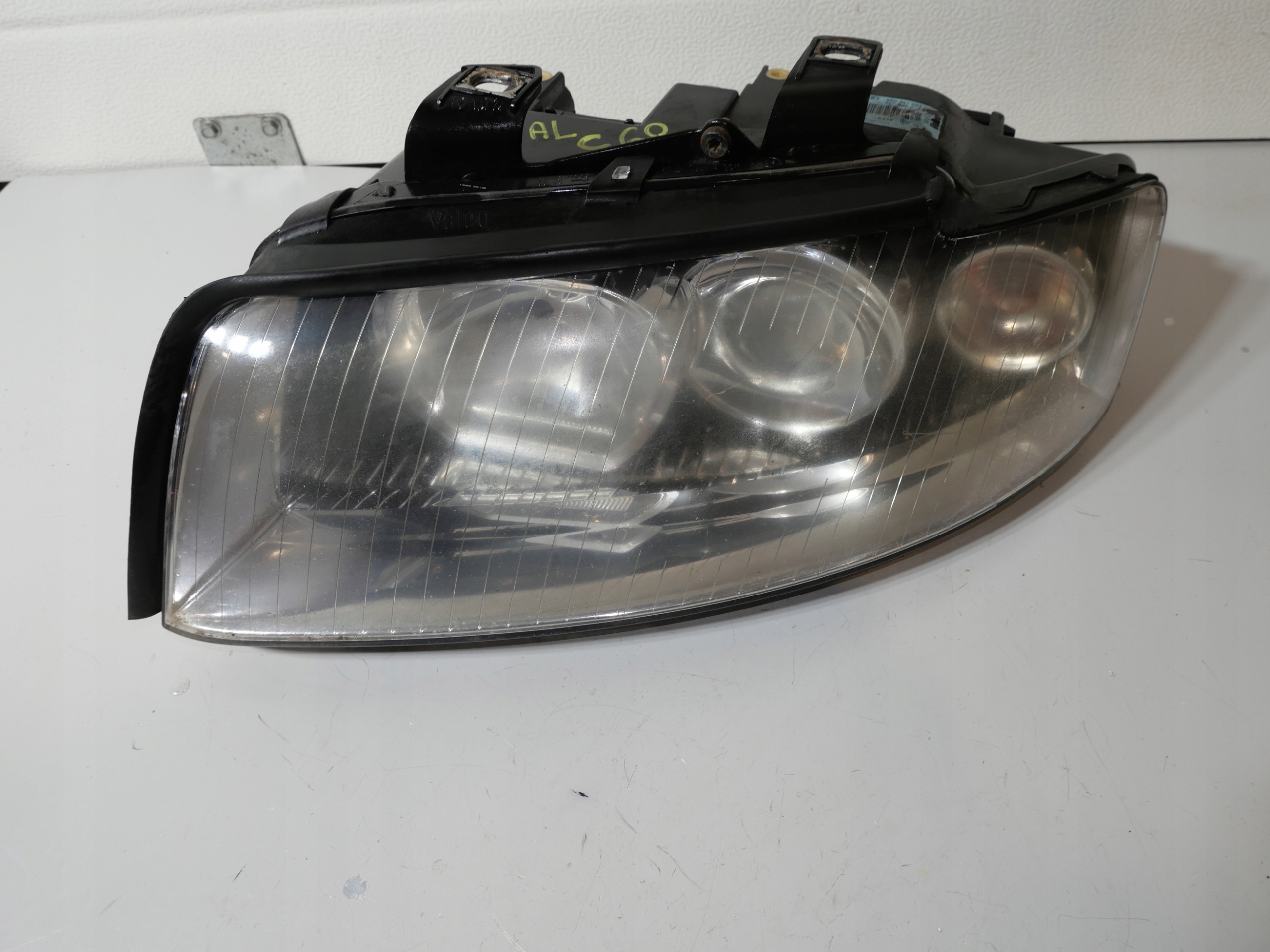 AUDI A4 B6 REFLEKTOR light front left 8E0941003F