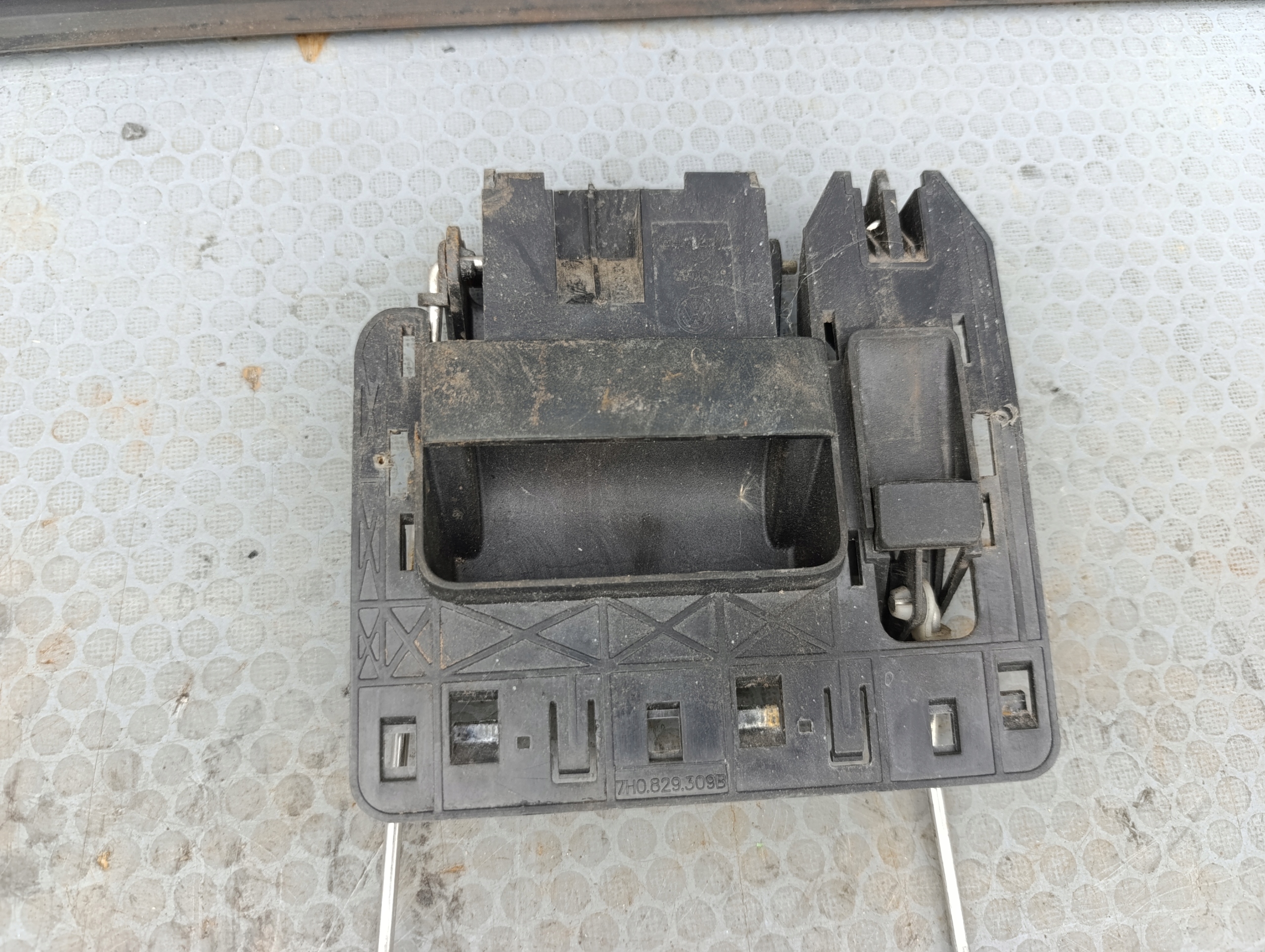 VW T5 handle bonnet boot rear part