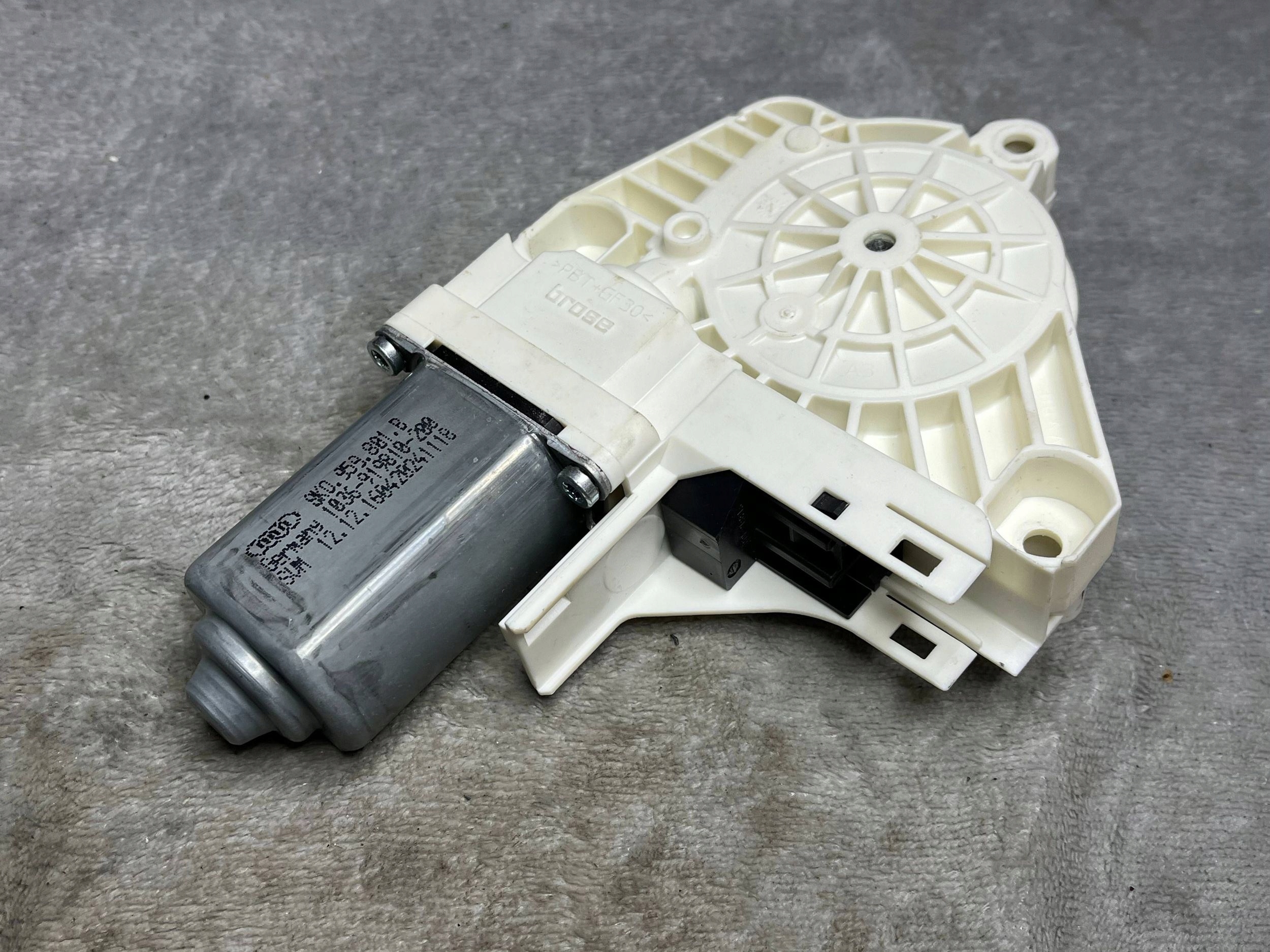 mini motor windows left front 8K0959801B AUDI A8 D3 !J