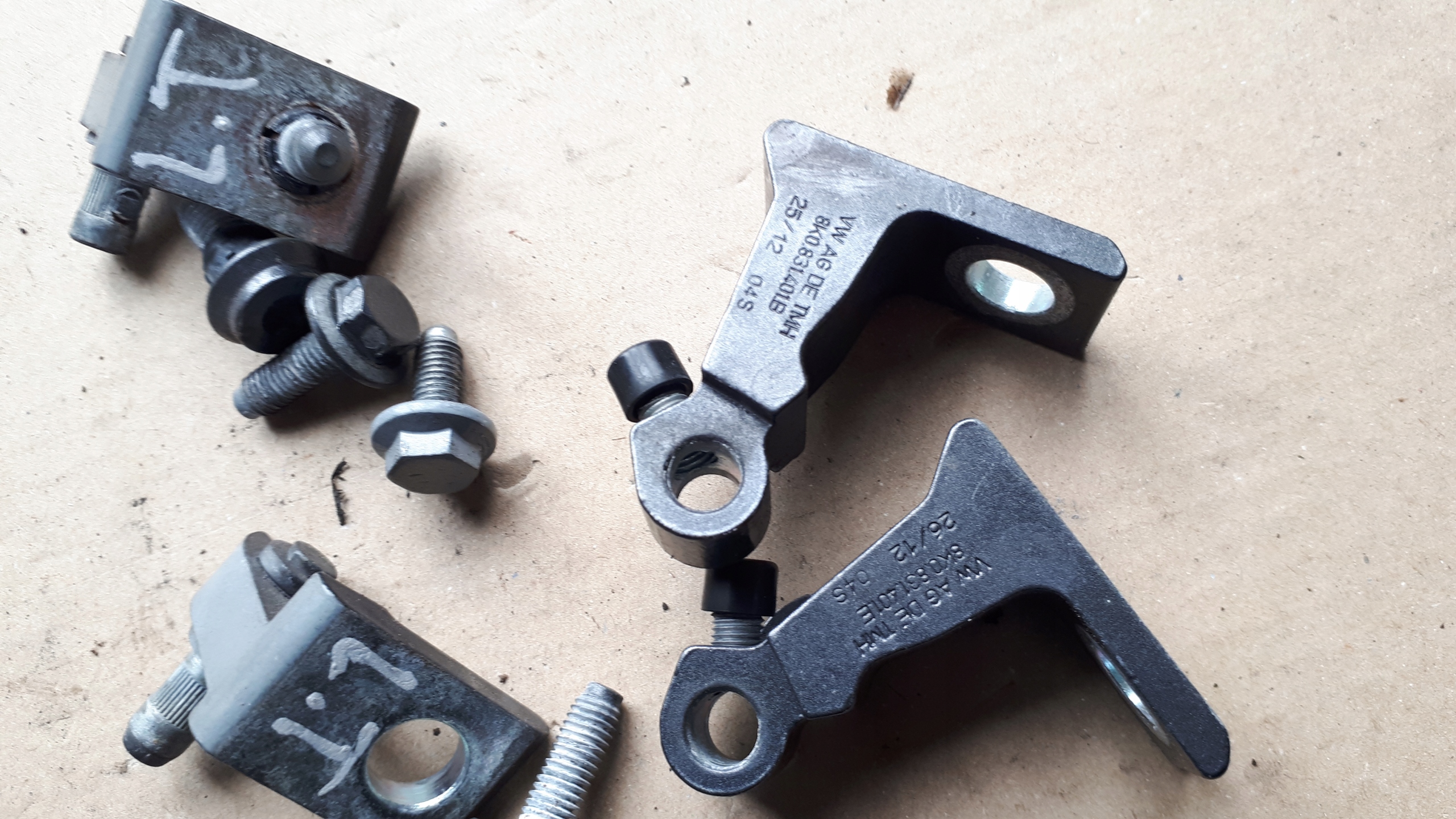 S4 B8 LIFT A4 hinge hinges left rear part rear. LX7R