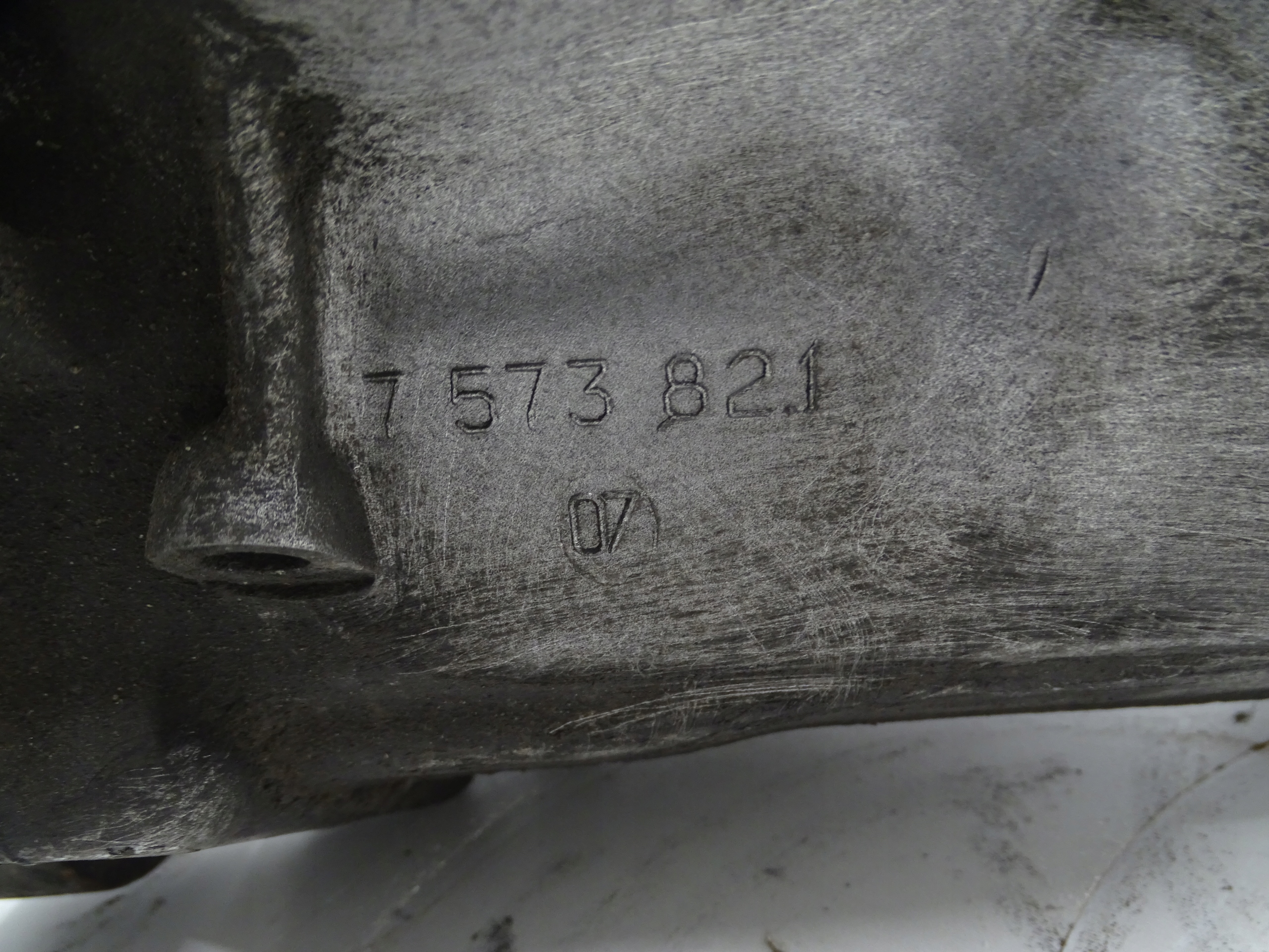differential diff rear part BMW F10 F11 7630824 7573821