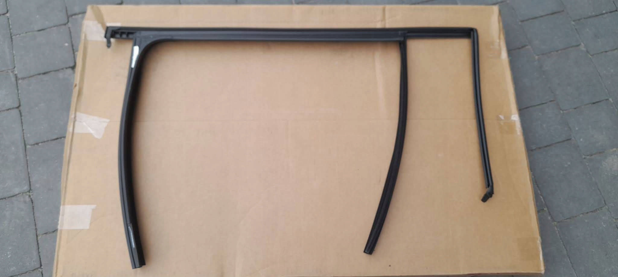 moulding windows right rear part MERCEDES EQB A2477352600