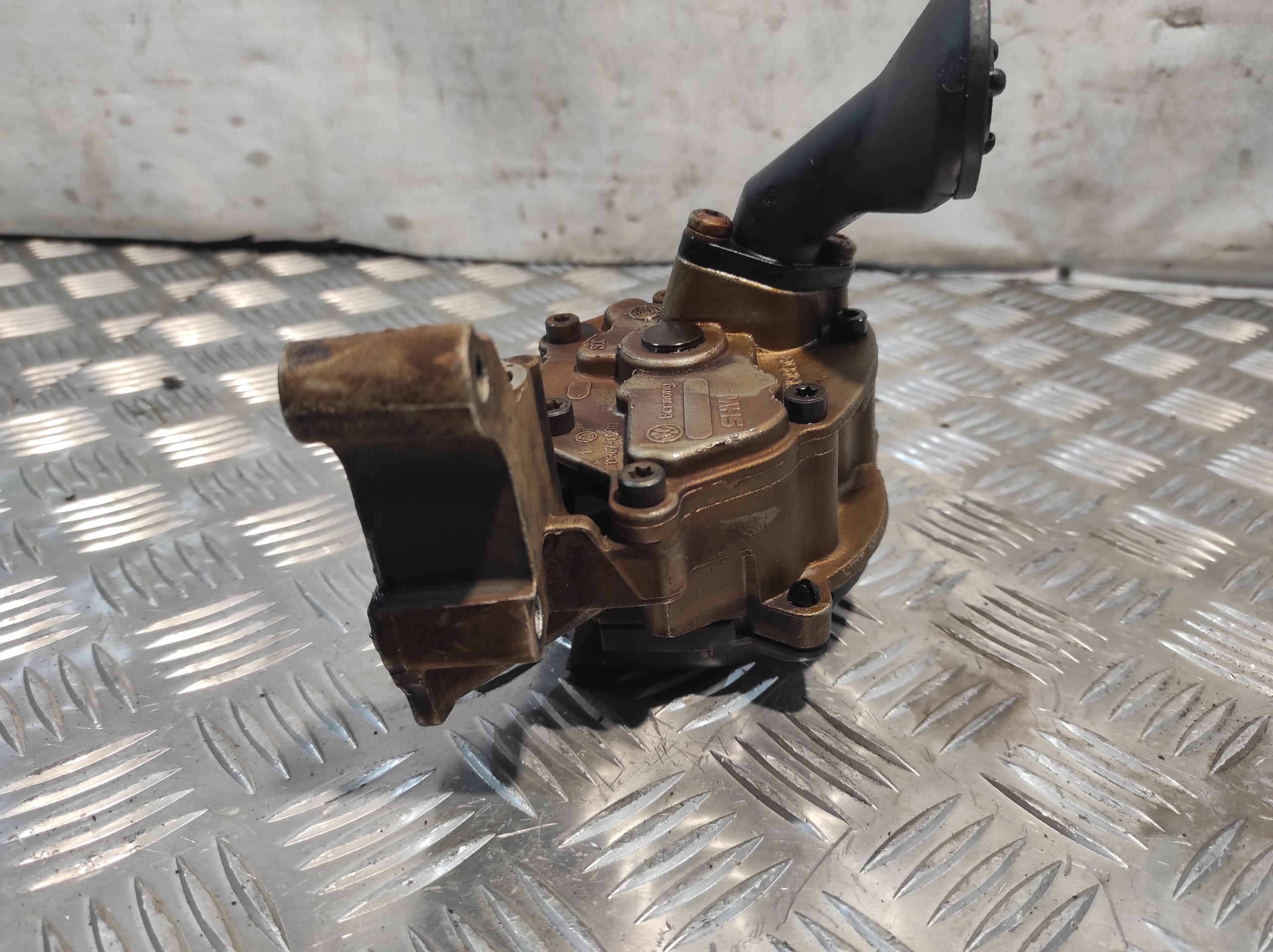 Ölpumpe VW VOLKSWAGEN GOLF 5 V 1.6 FSI 11367-0201
