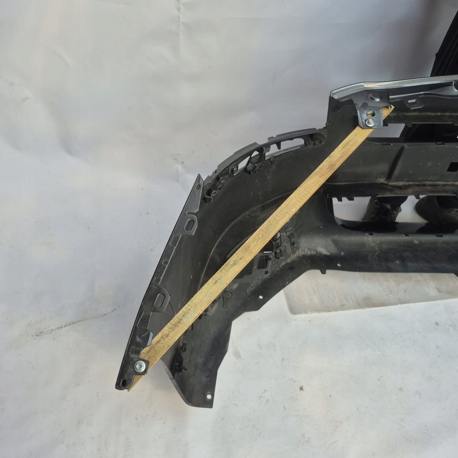 PEUGEOT 5008 and 1 09-13 bumper front front PDC