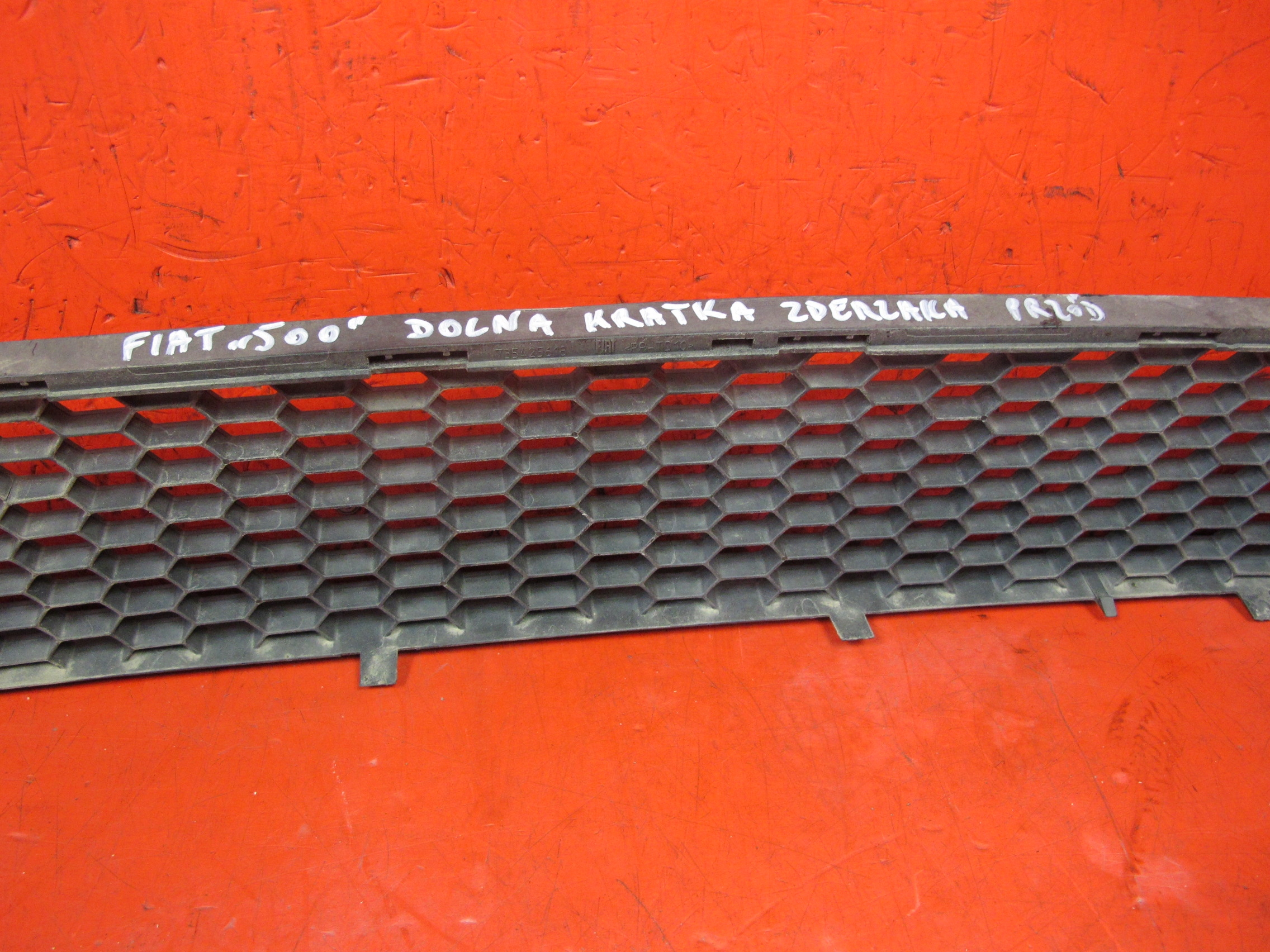 FIAT 500 07- grid central of a bumper front