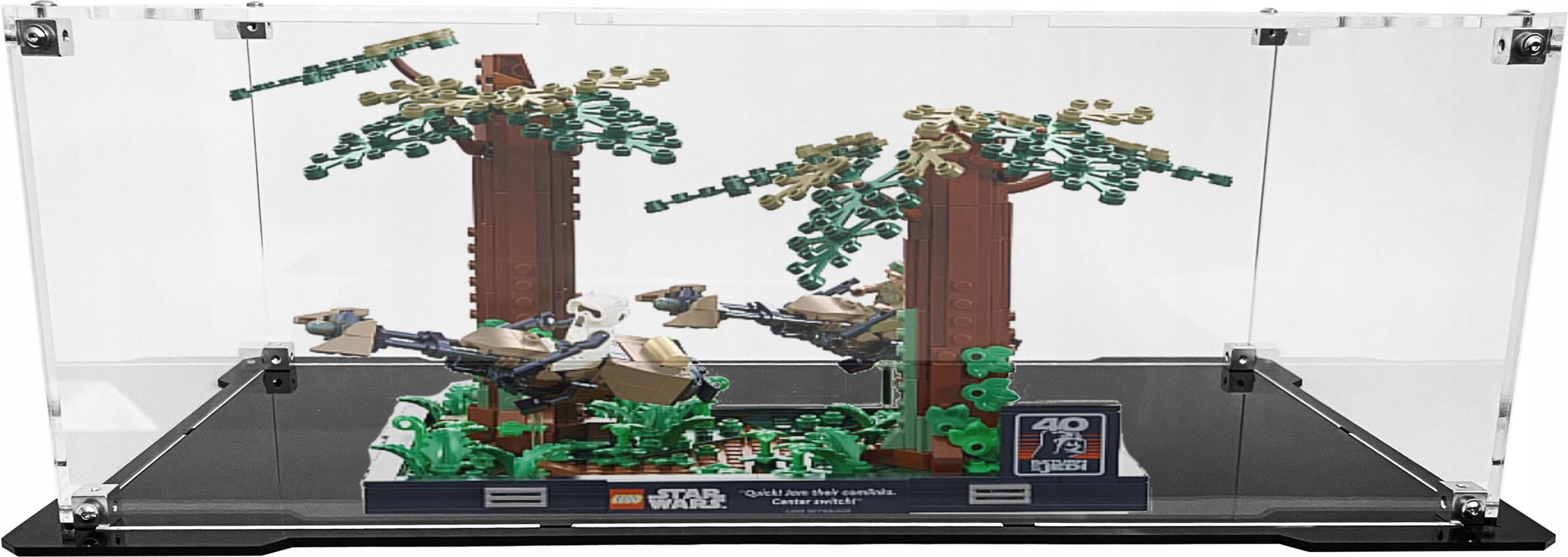 Vitrína s černou základnou pro stavebnici Lego 75353 Diorama: Honička na pronásledovateli